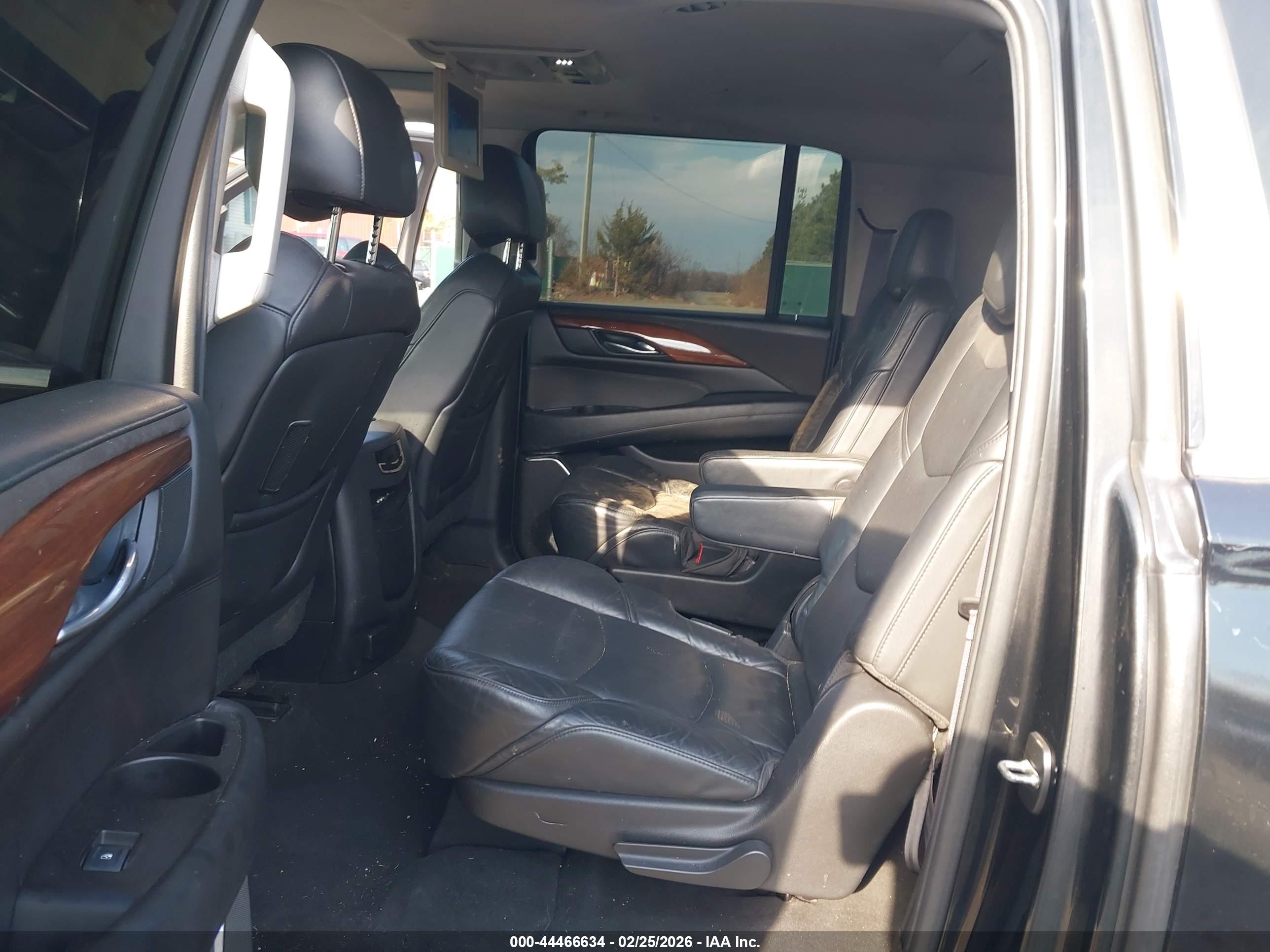 CADILLAC ESCALADE image 8
