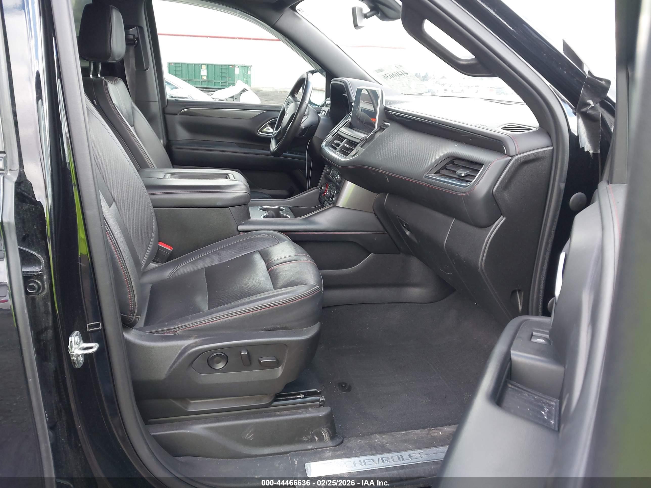 CHEVROLET SUBURBAN image 5