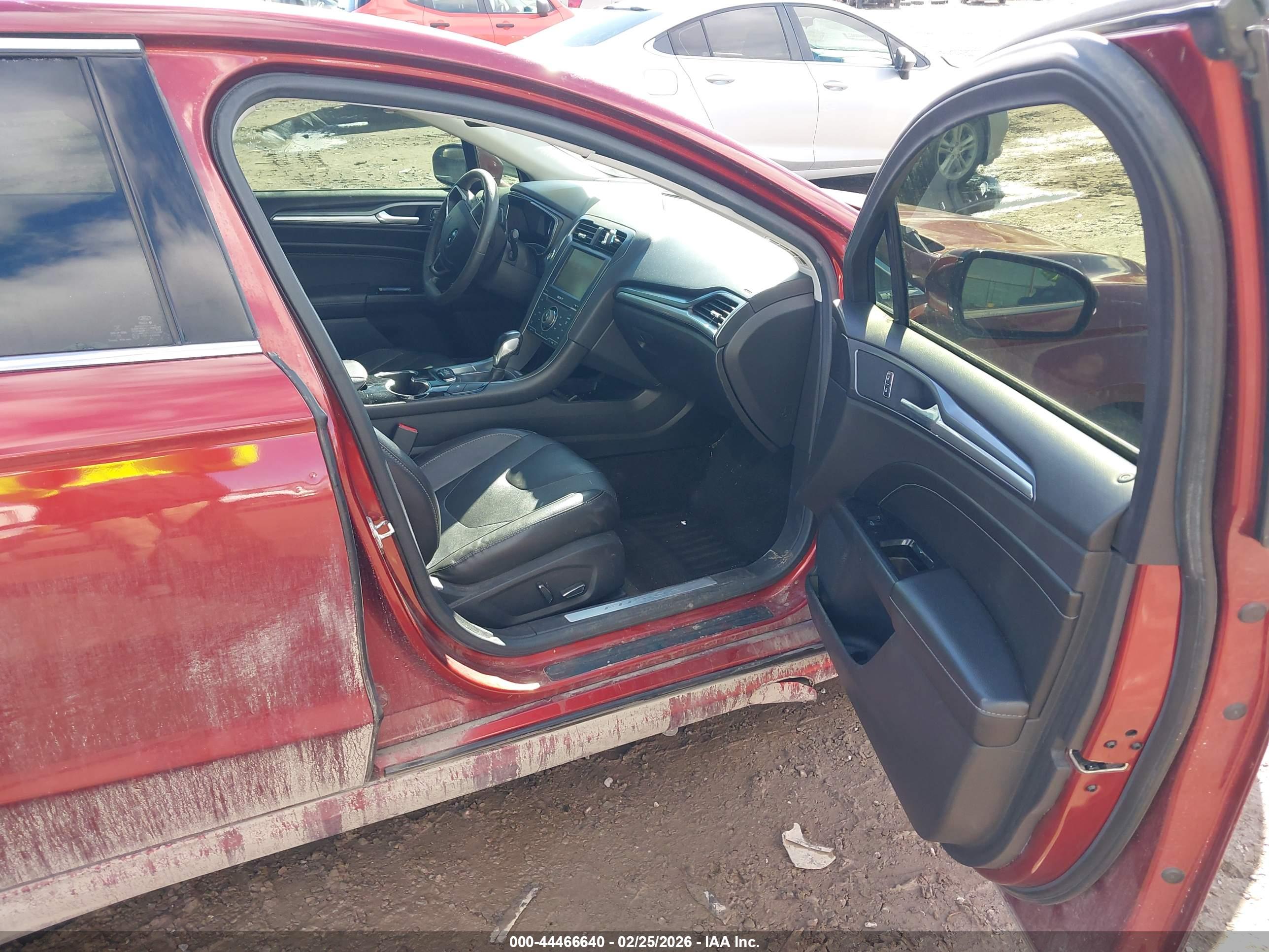 FORD FUSION image 5