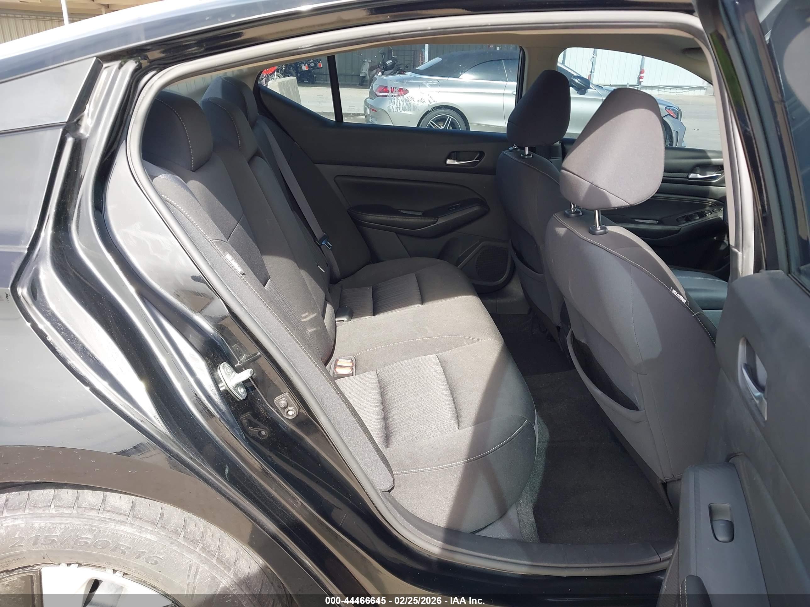 NISSAN ALTIMA image 8