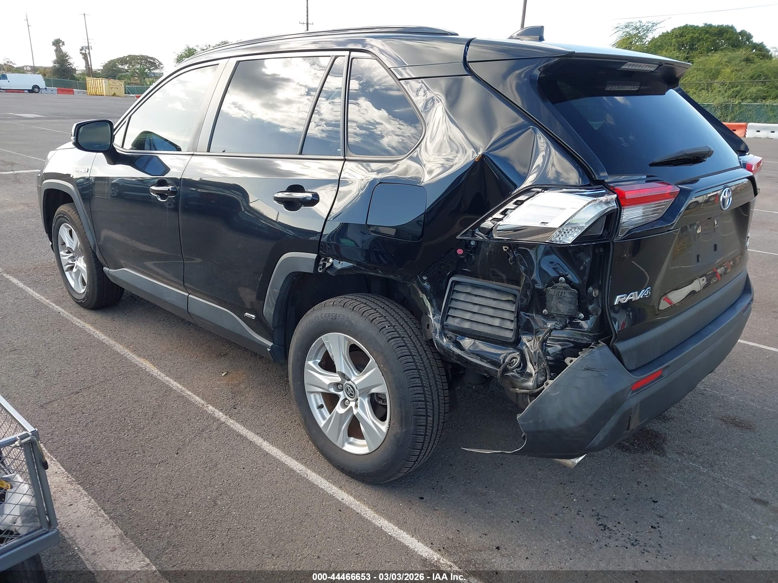 TOYOTA RAV4 image 3