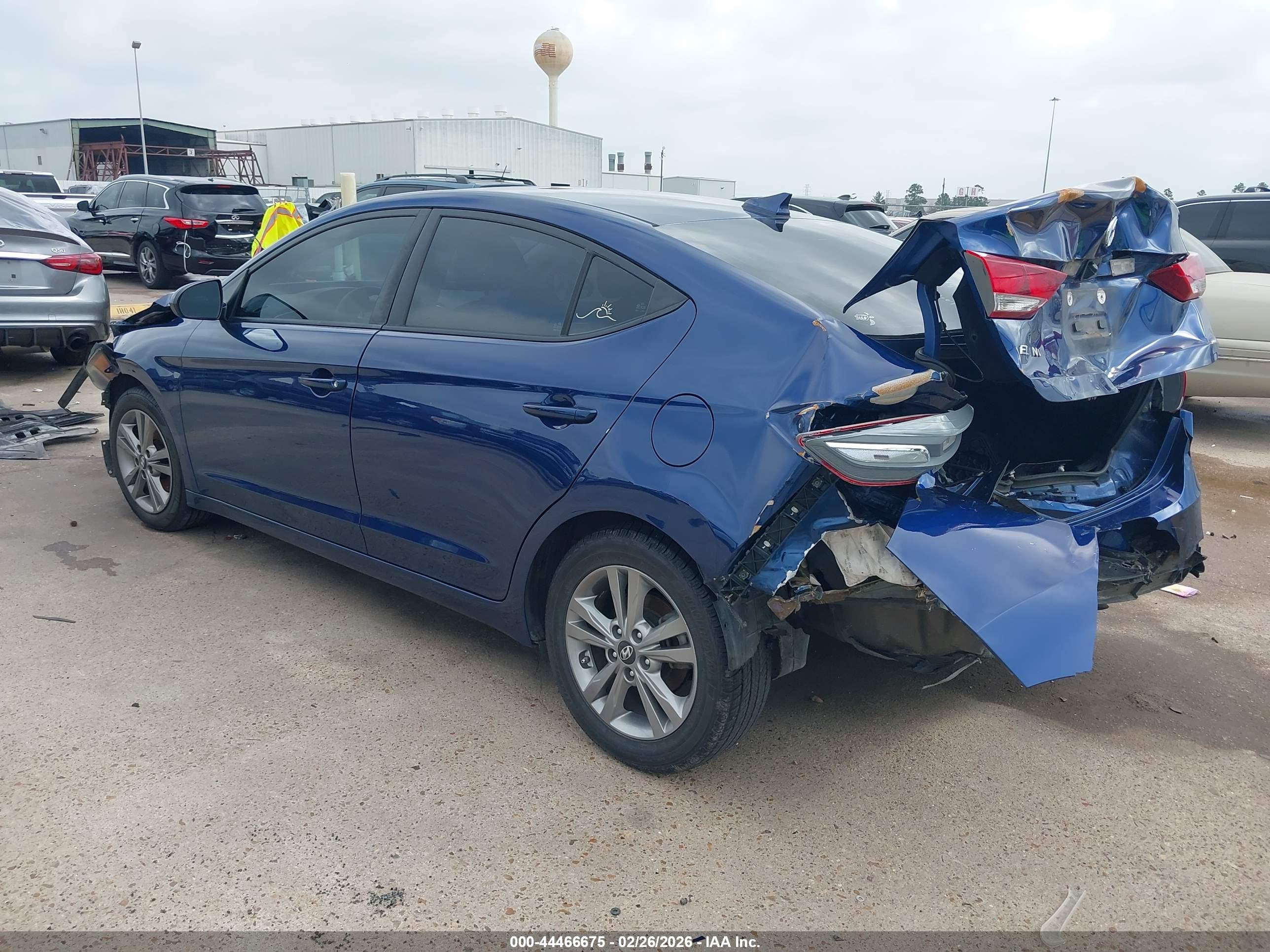 HYUNDAI ELANTRA image 3