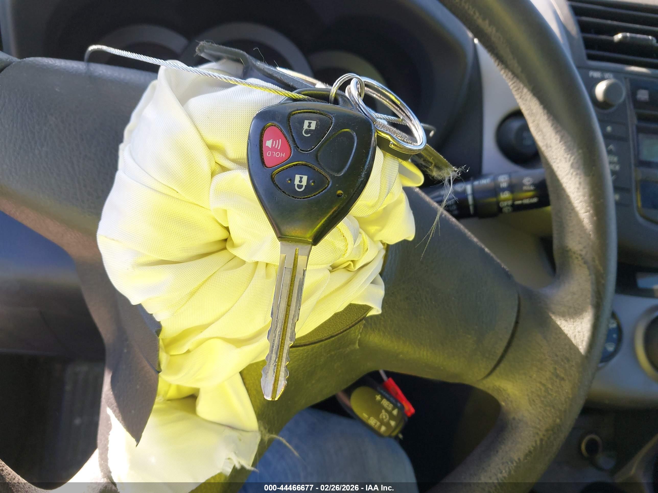 TOYOTA RAV4 image 11