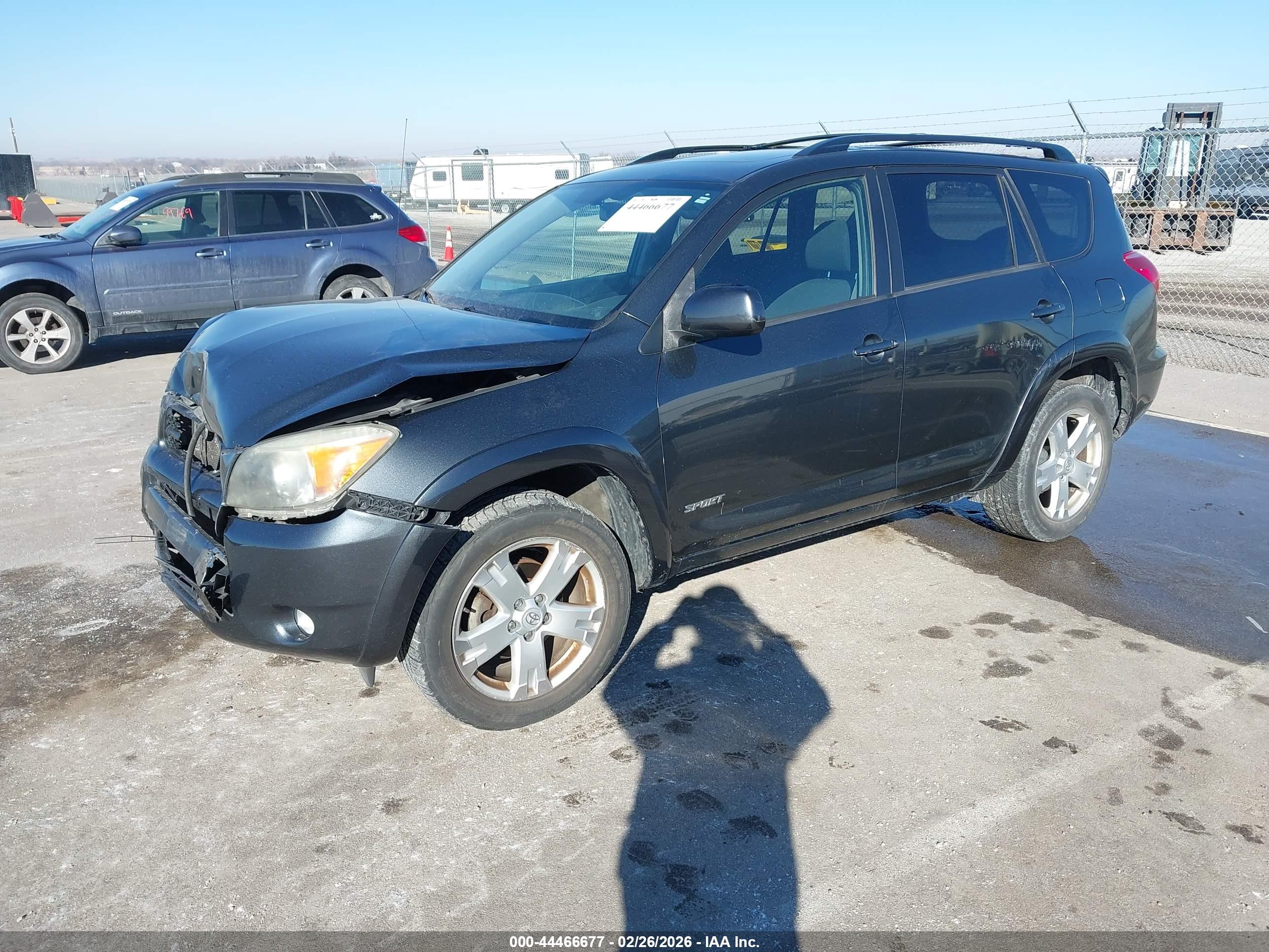 TOYOTA RAV4 image 2