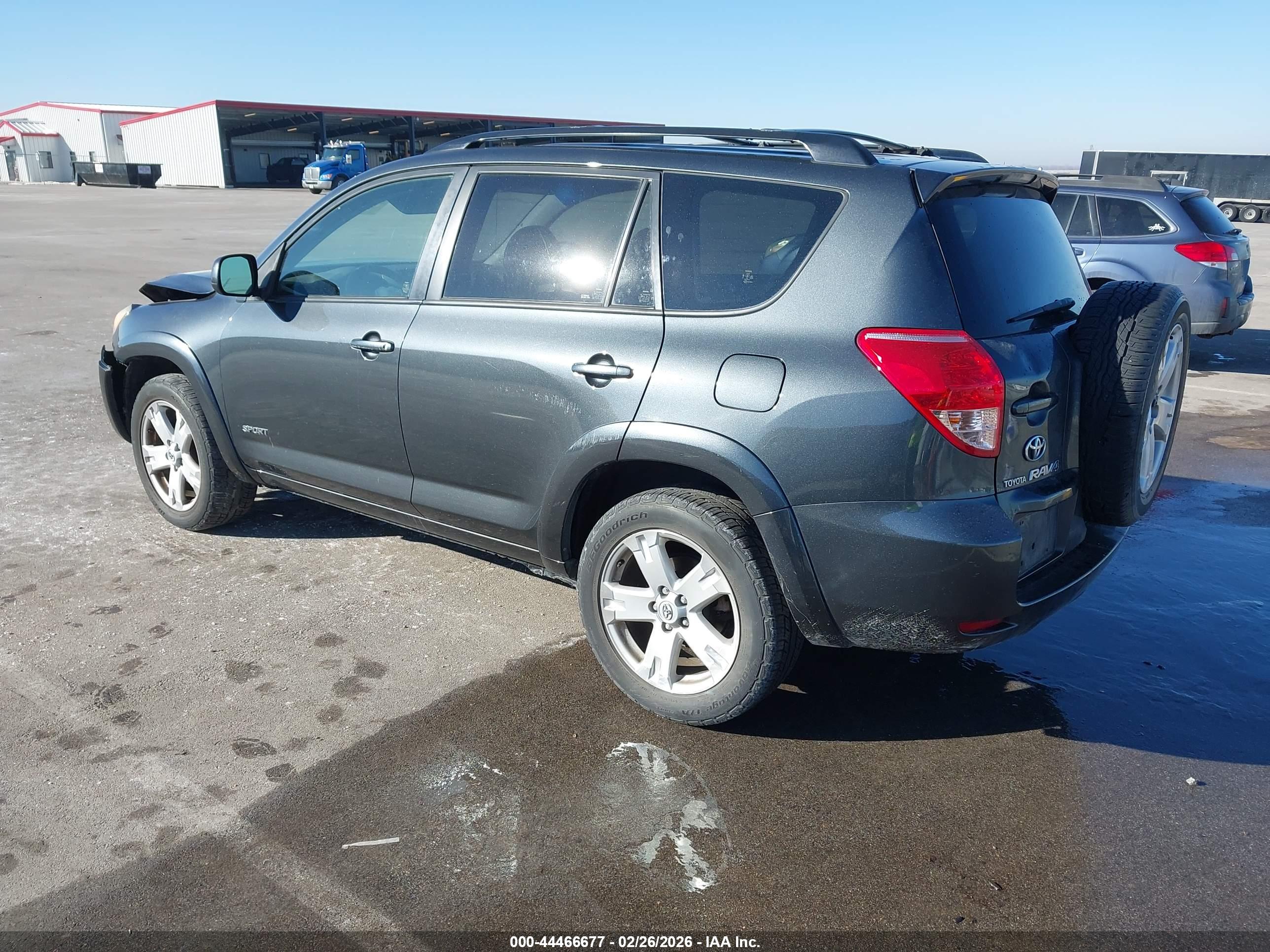 TOYOTA RAV4 image 3