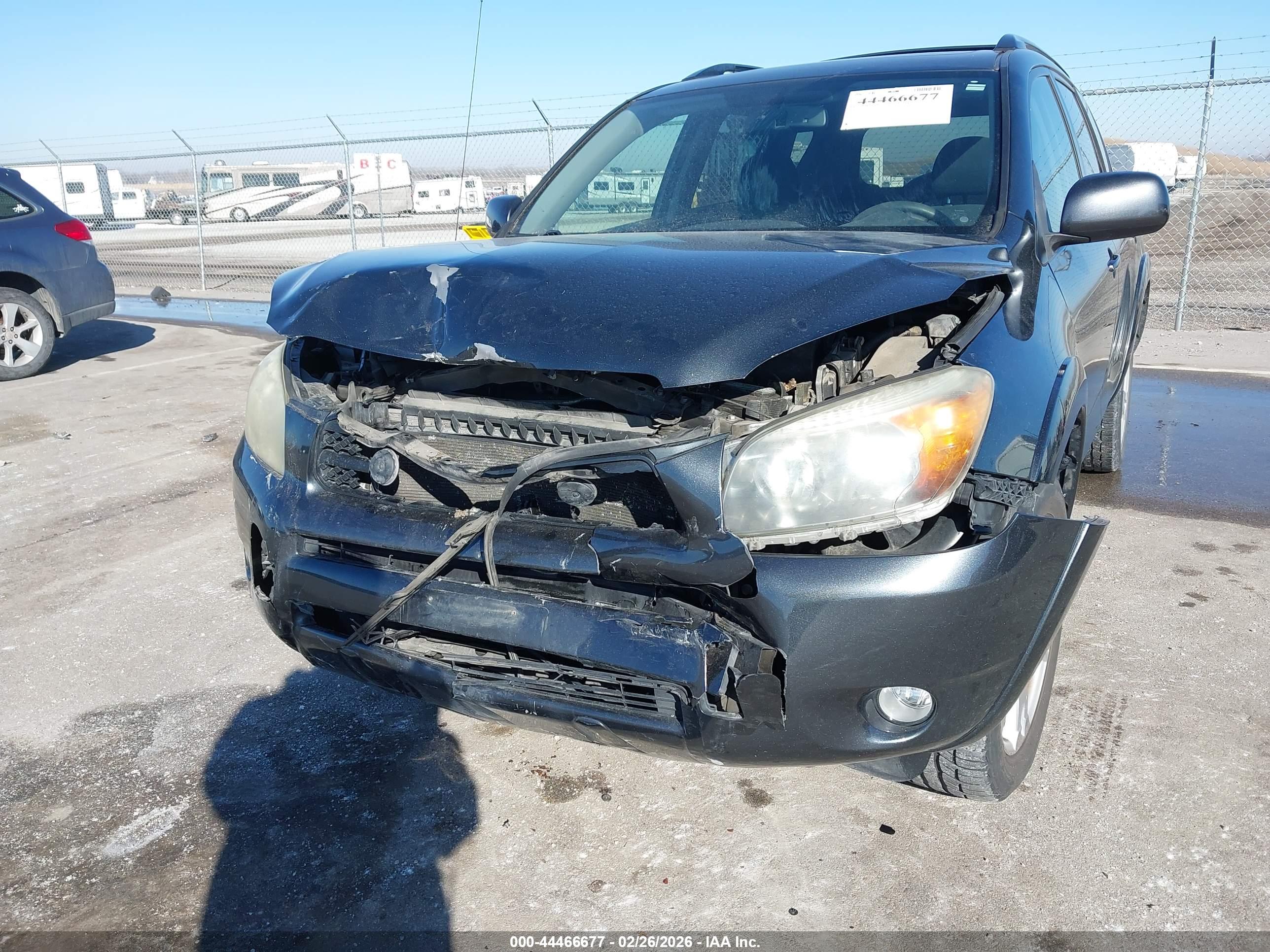 TOYOTA RAV4 image 6