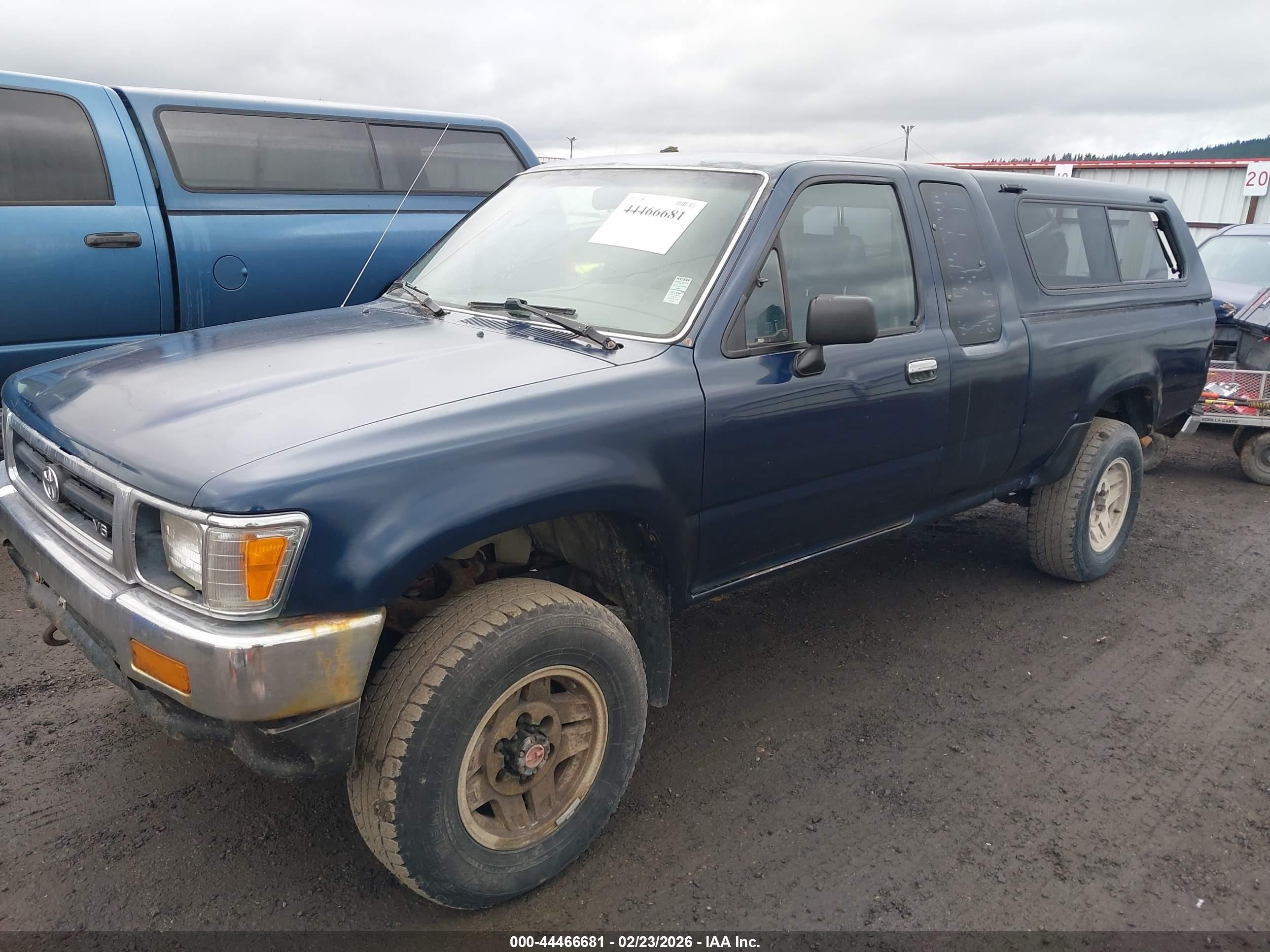 TOYOTA PICKUP image 2