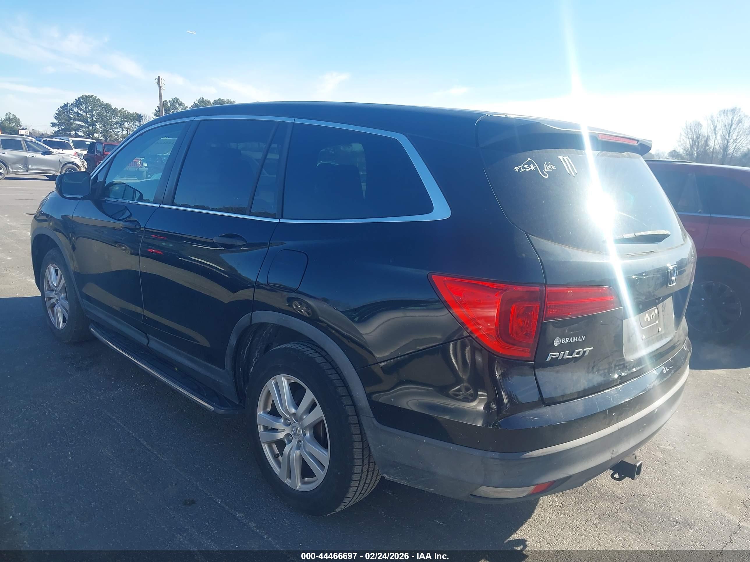 HONDA PILOT image 3