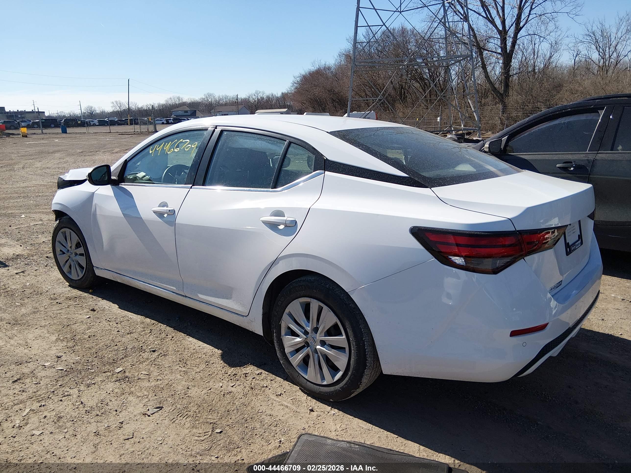 NISSAN SENTRA image 3
