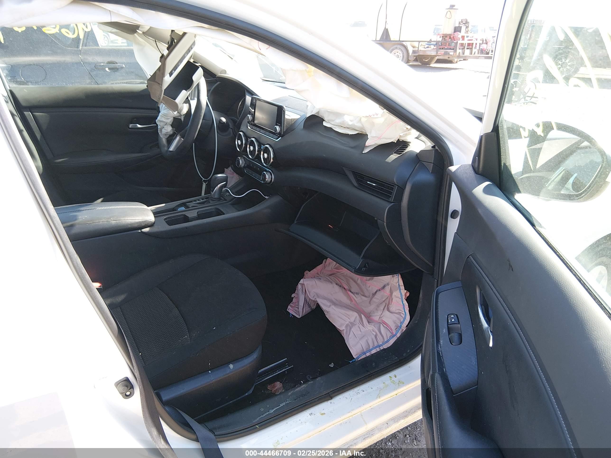 NISSAN SENTRA image 5