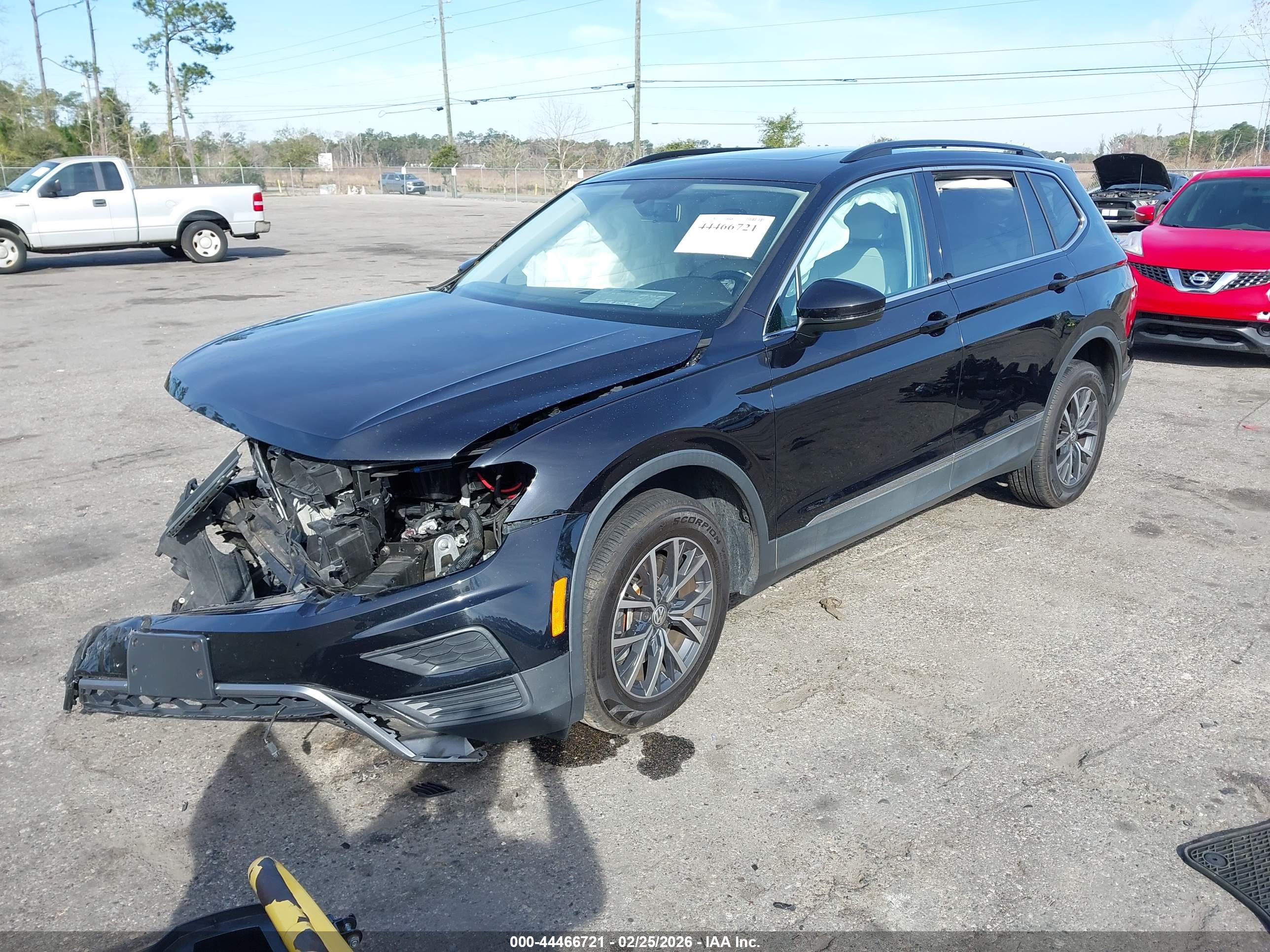 VOLKSWAGEN TIGUAN image 2