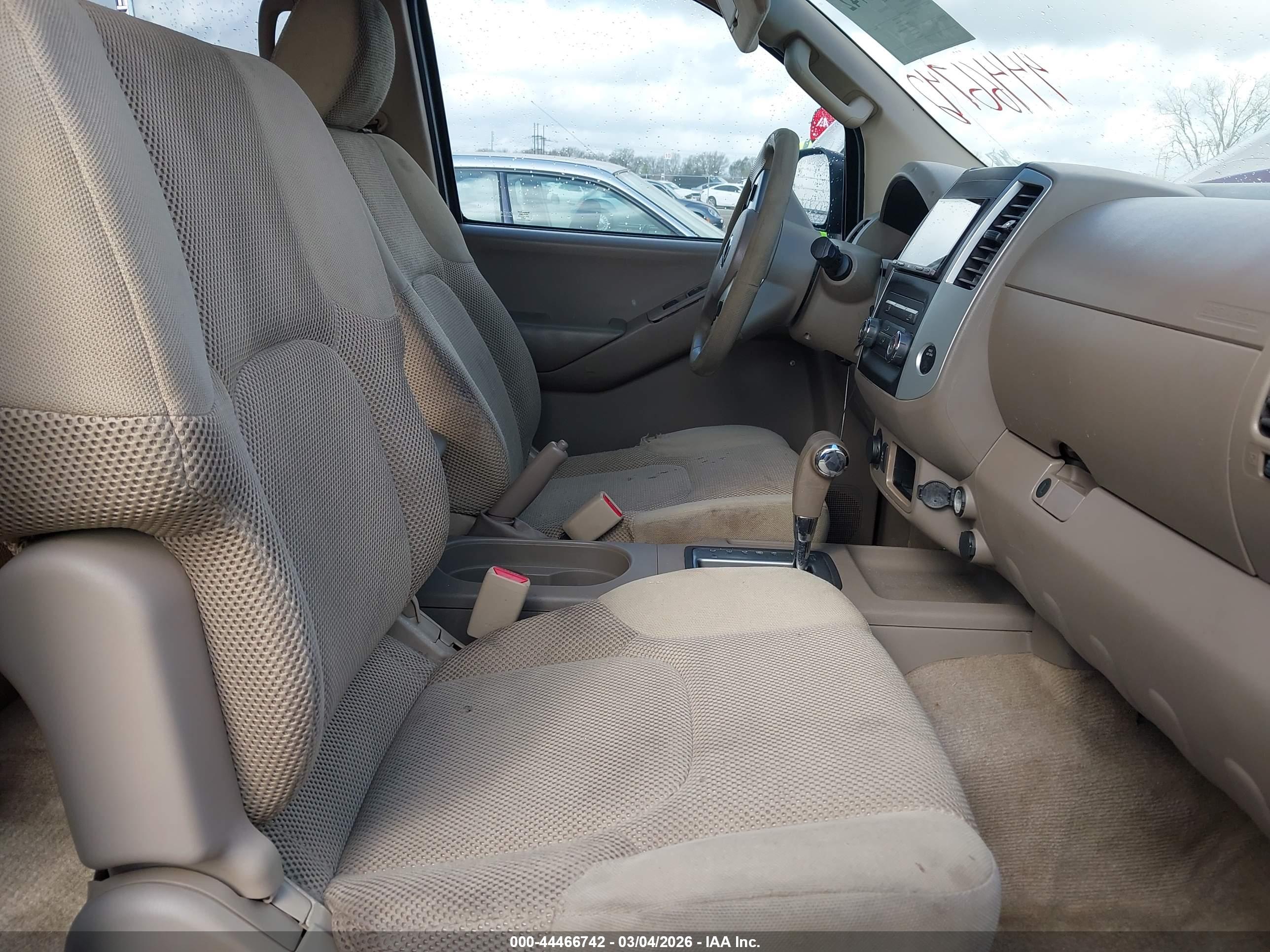 NISSAN FRONTIER image 5