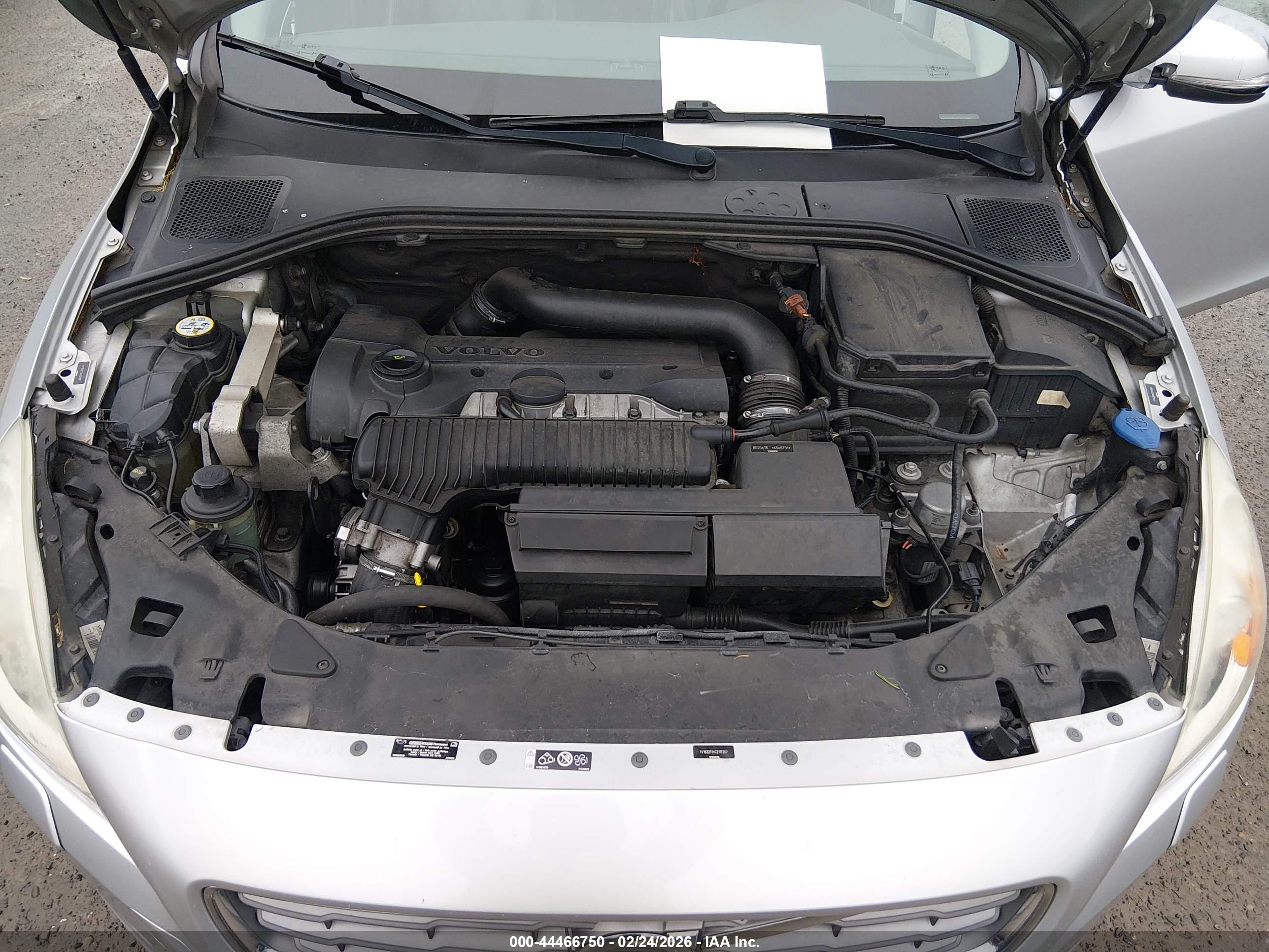 VOLVO S60 image 10