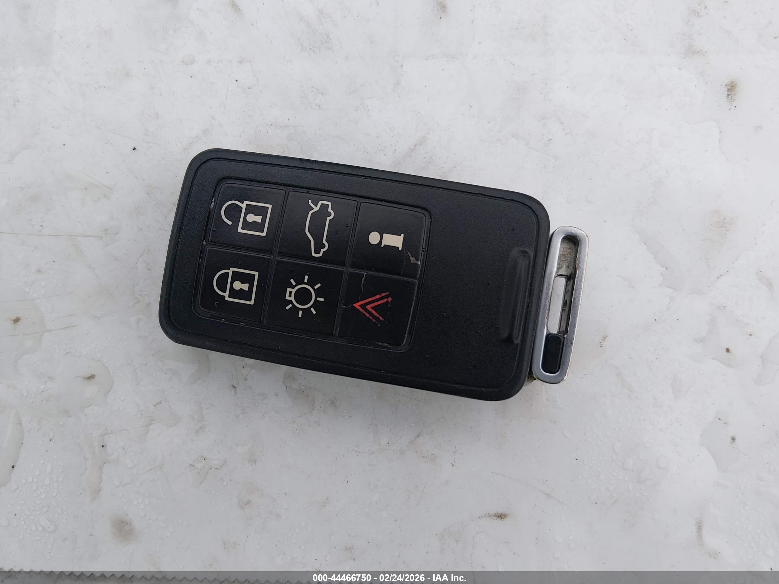 VOLVO S60 image 11