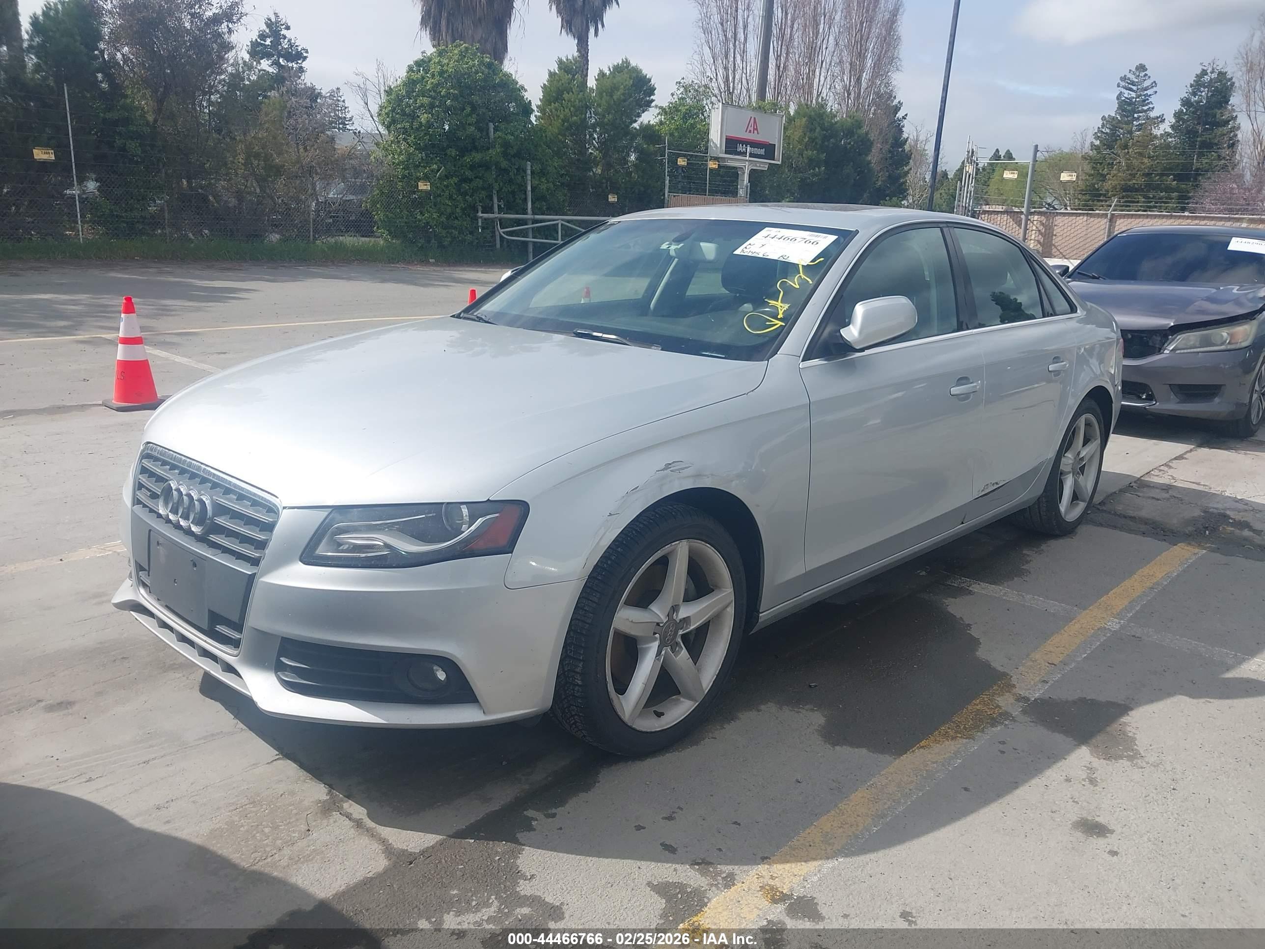 AUDI A4 image 2