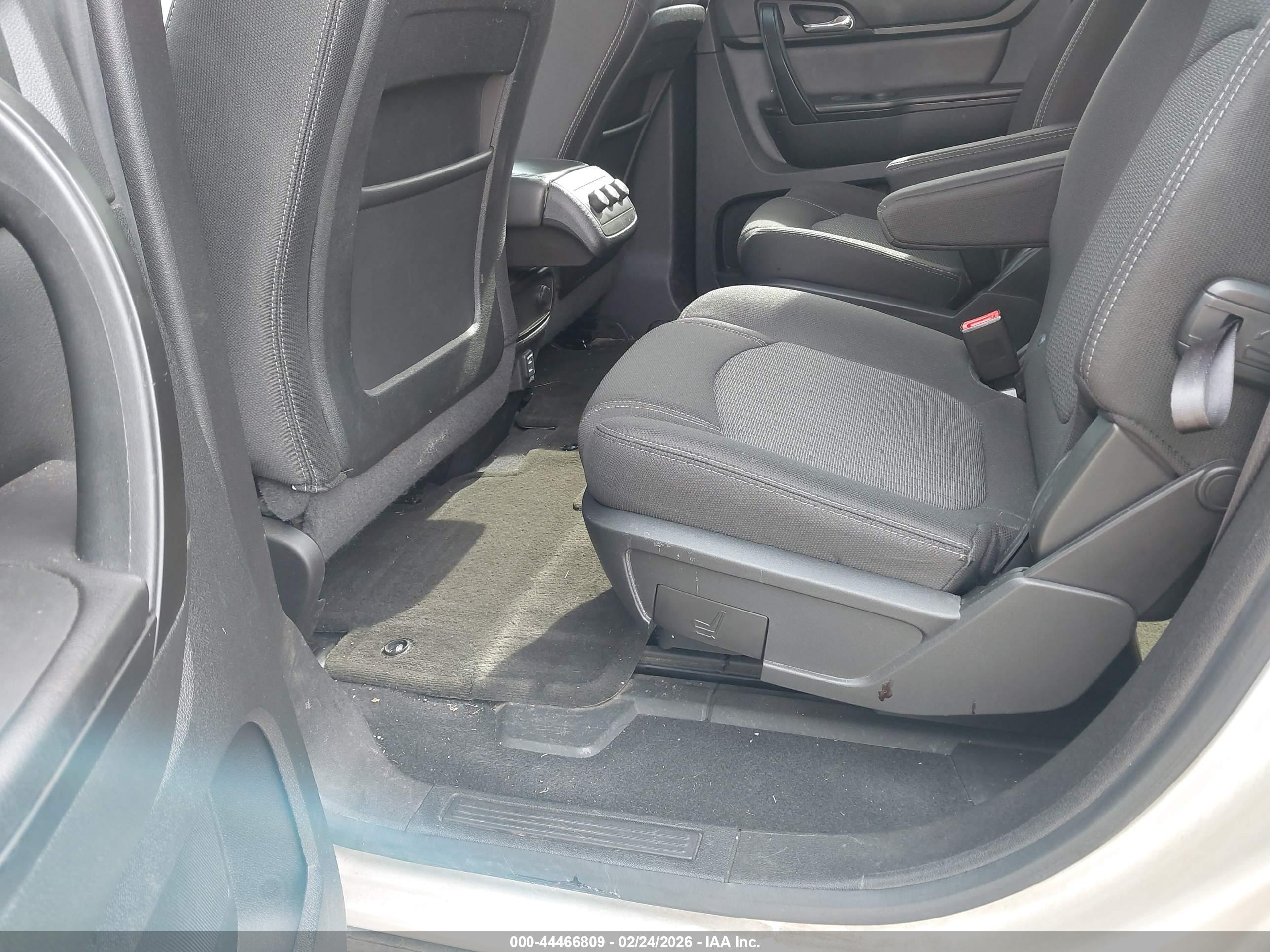 CHEVROLET TRAVERSE image 8