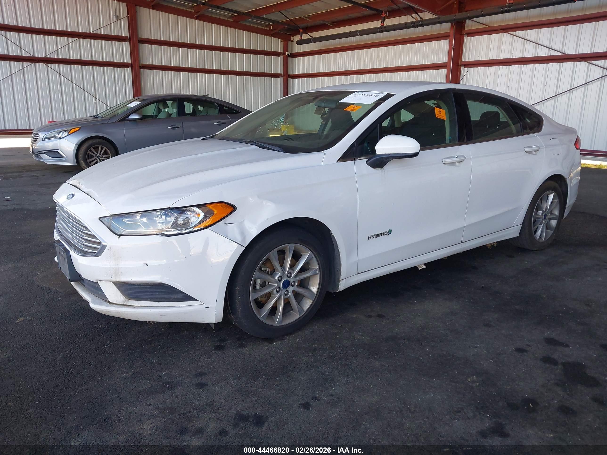 FORD FUSION image 2
