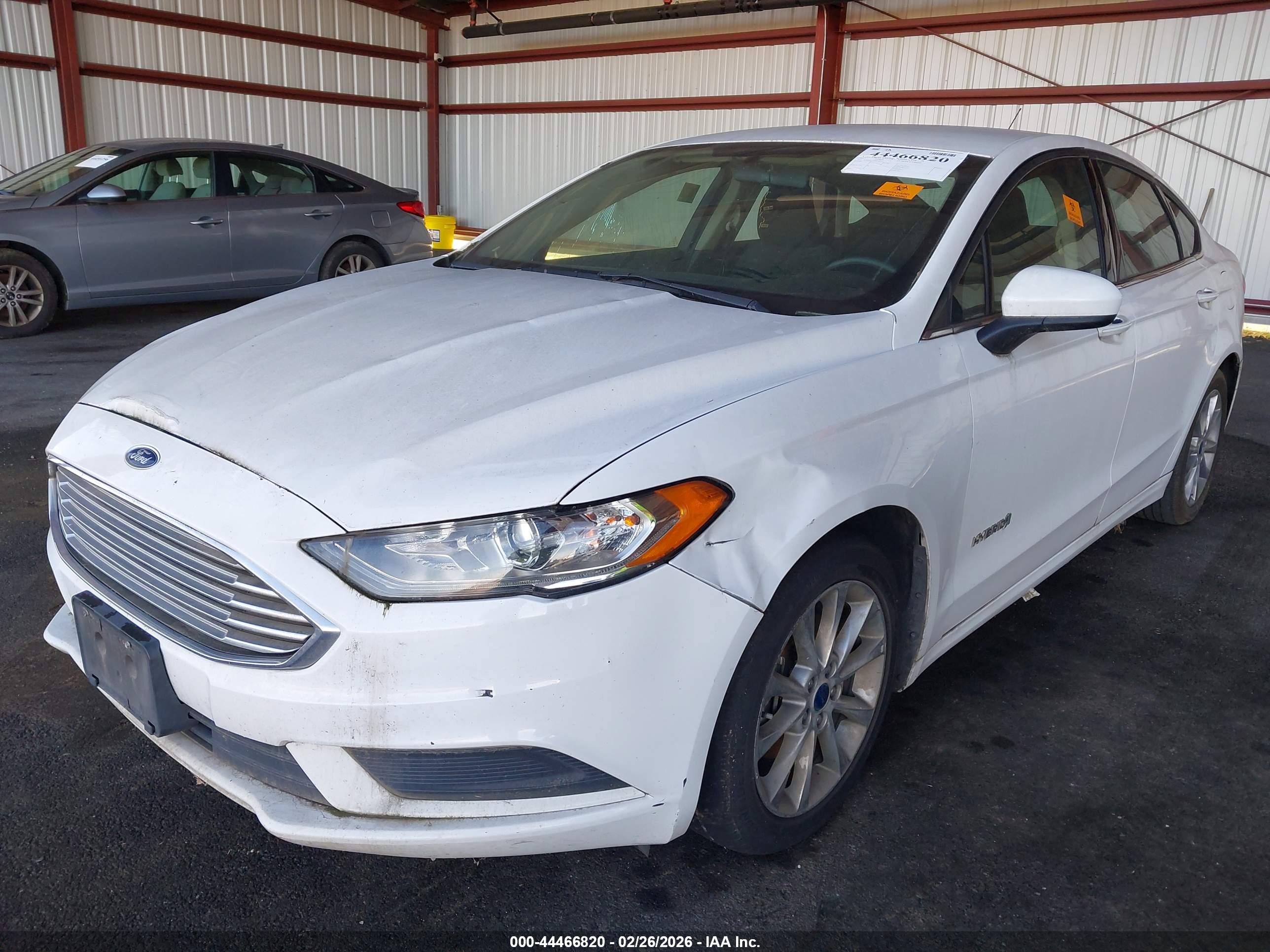 FORD FUSION image 6