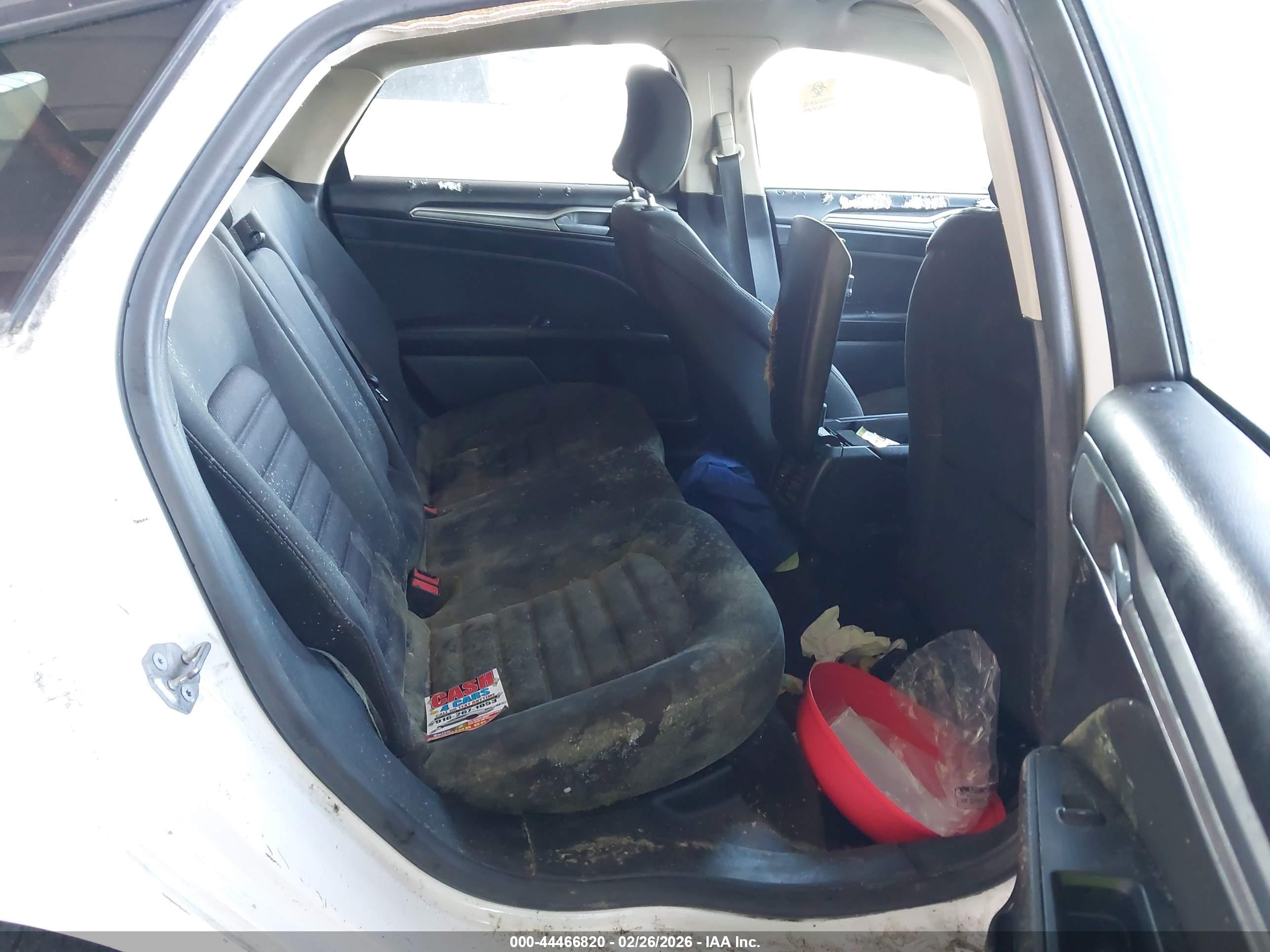 FORD FUSION image 8