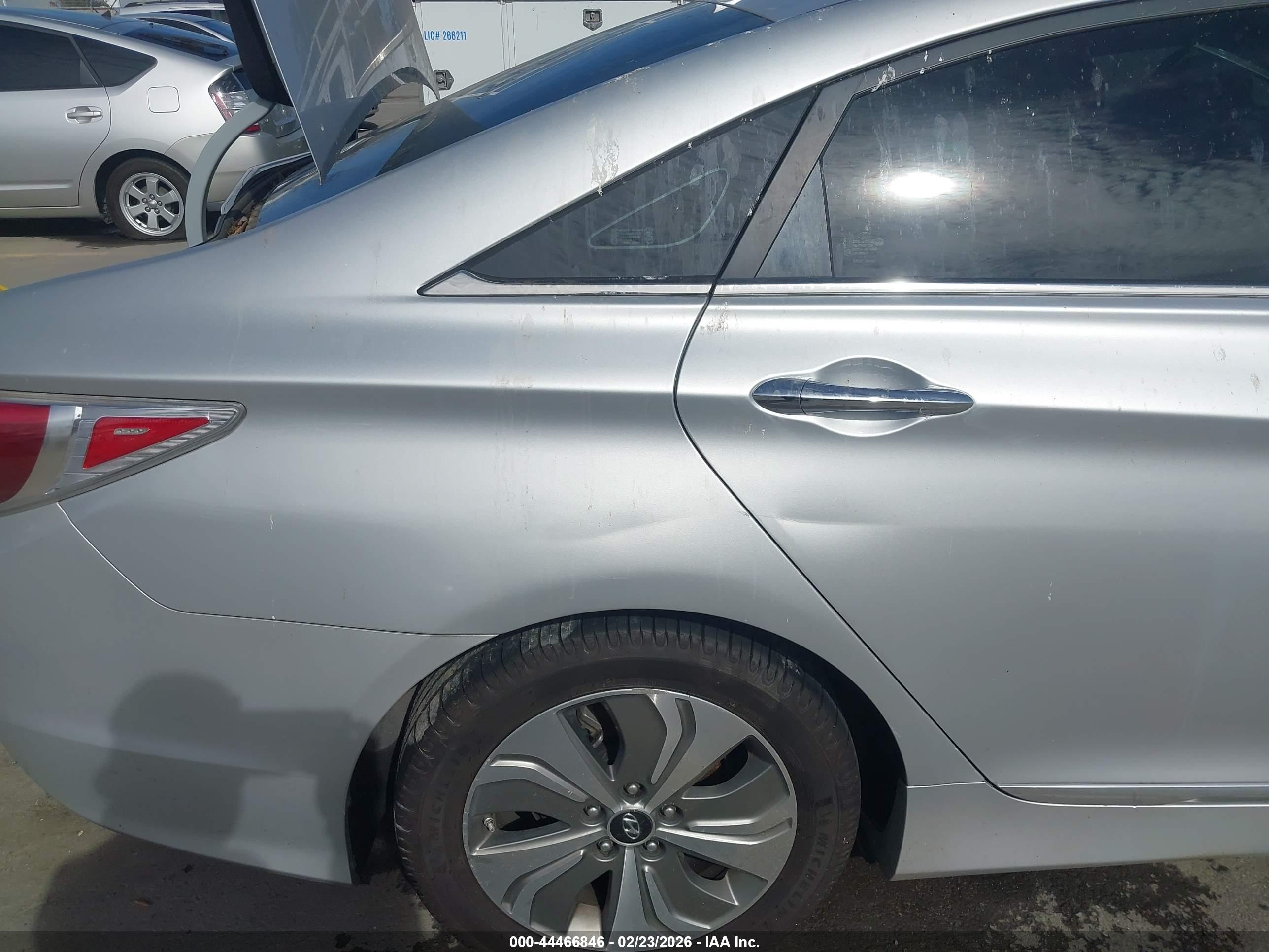 HYUNDAI SONATA image 6