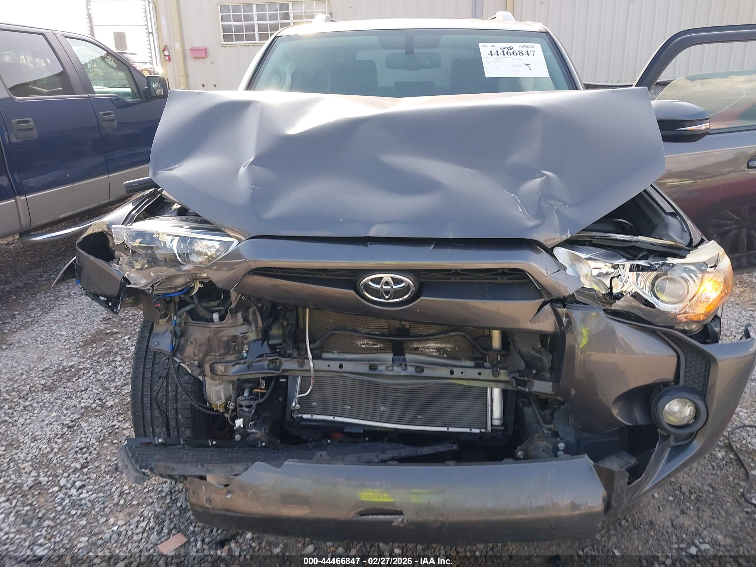 TOYOTA 4RUNNER image 6