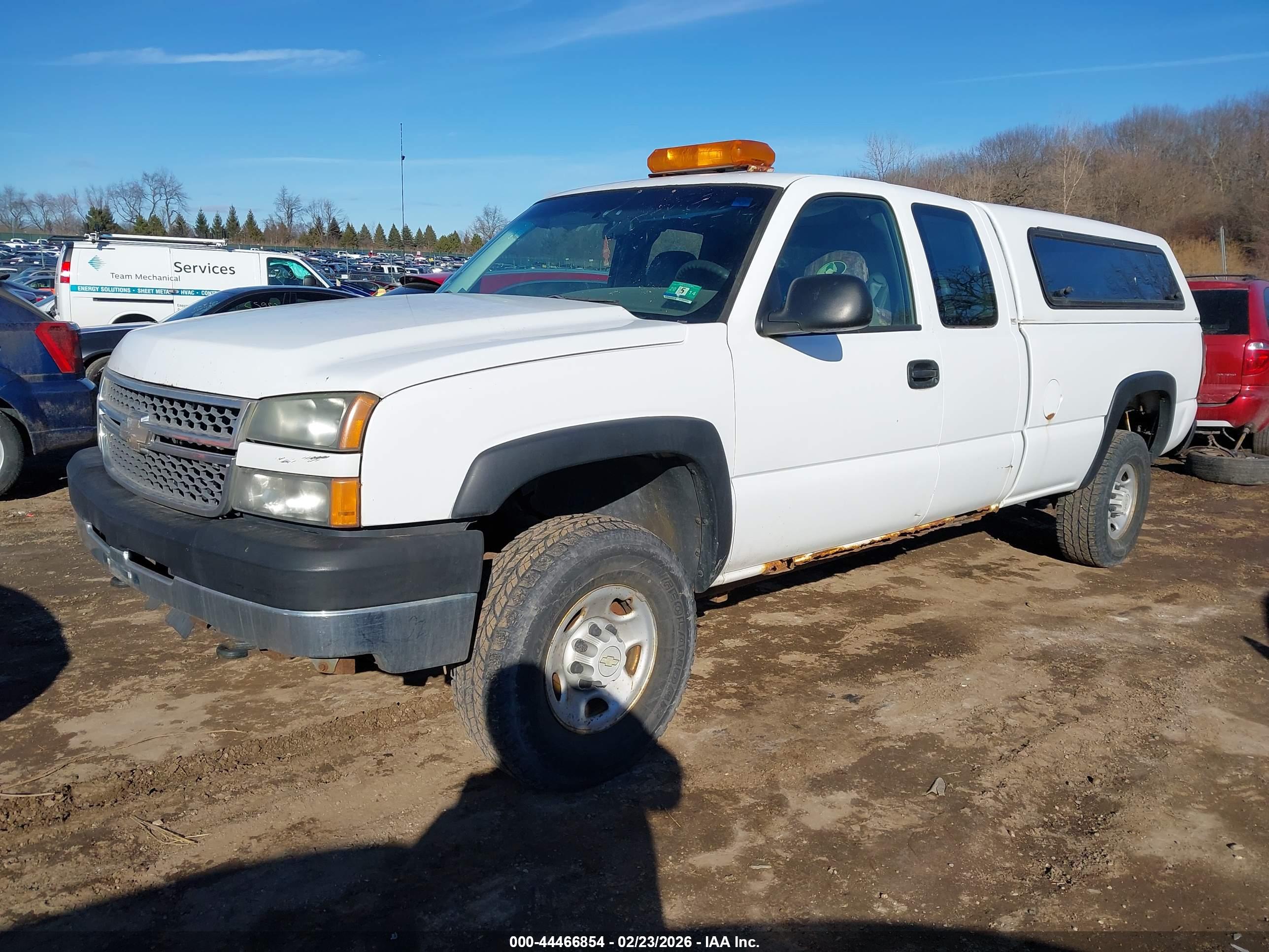 CHEVROLET SILVERADO image 2