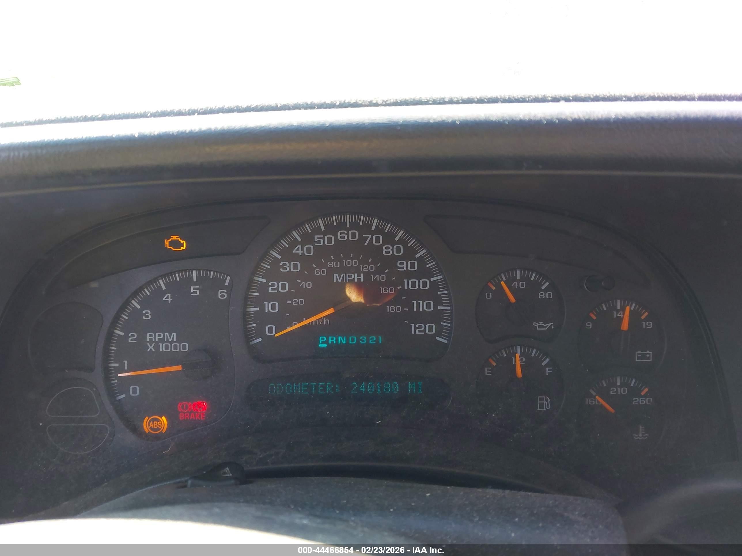 CHEVROLET SILVERADO image 7