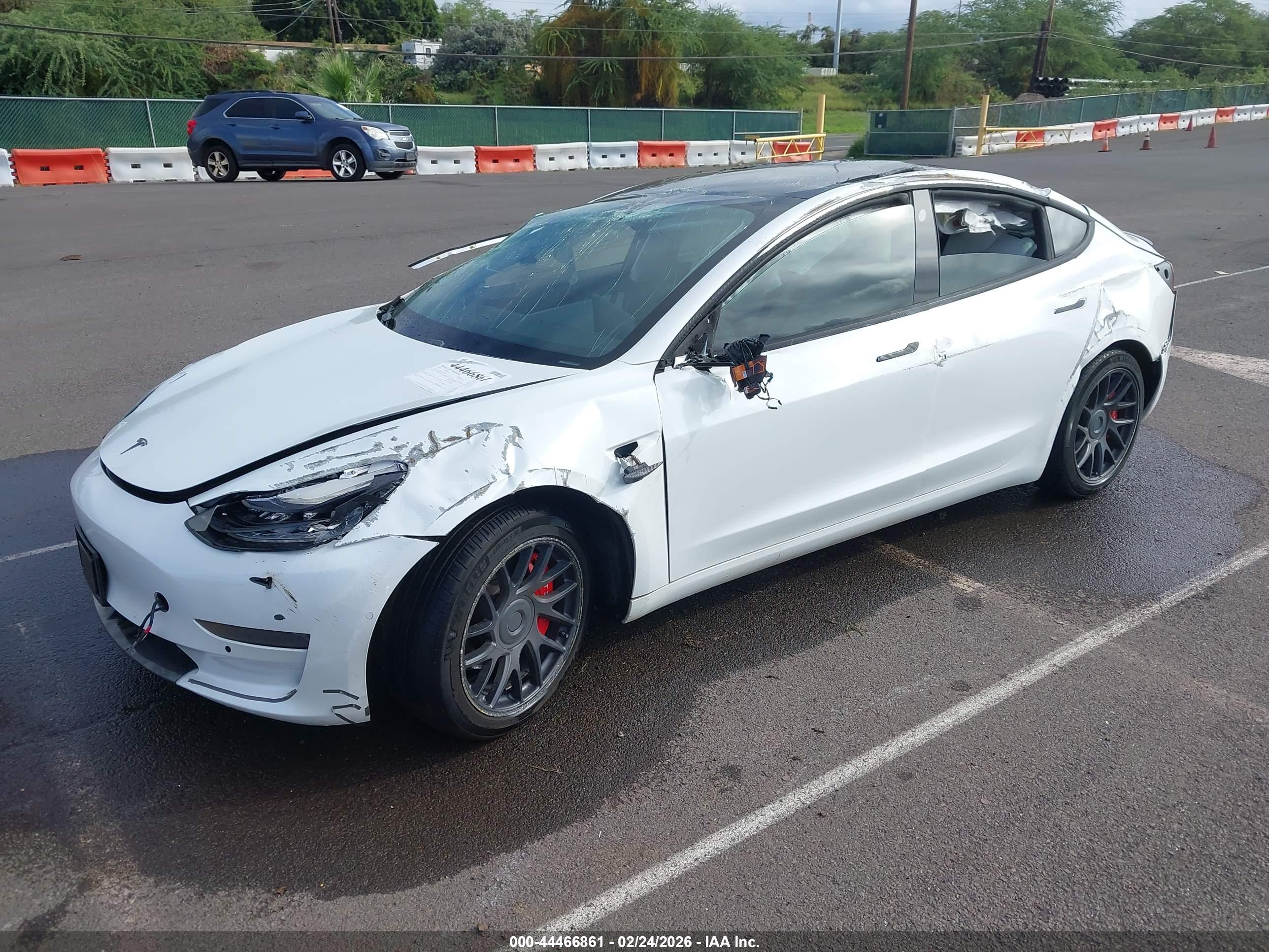 TESLA MODEL image 2