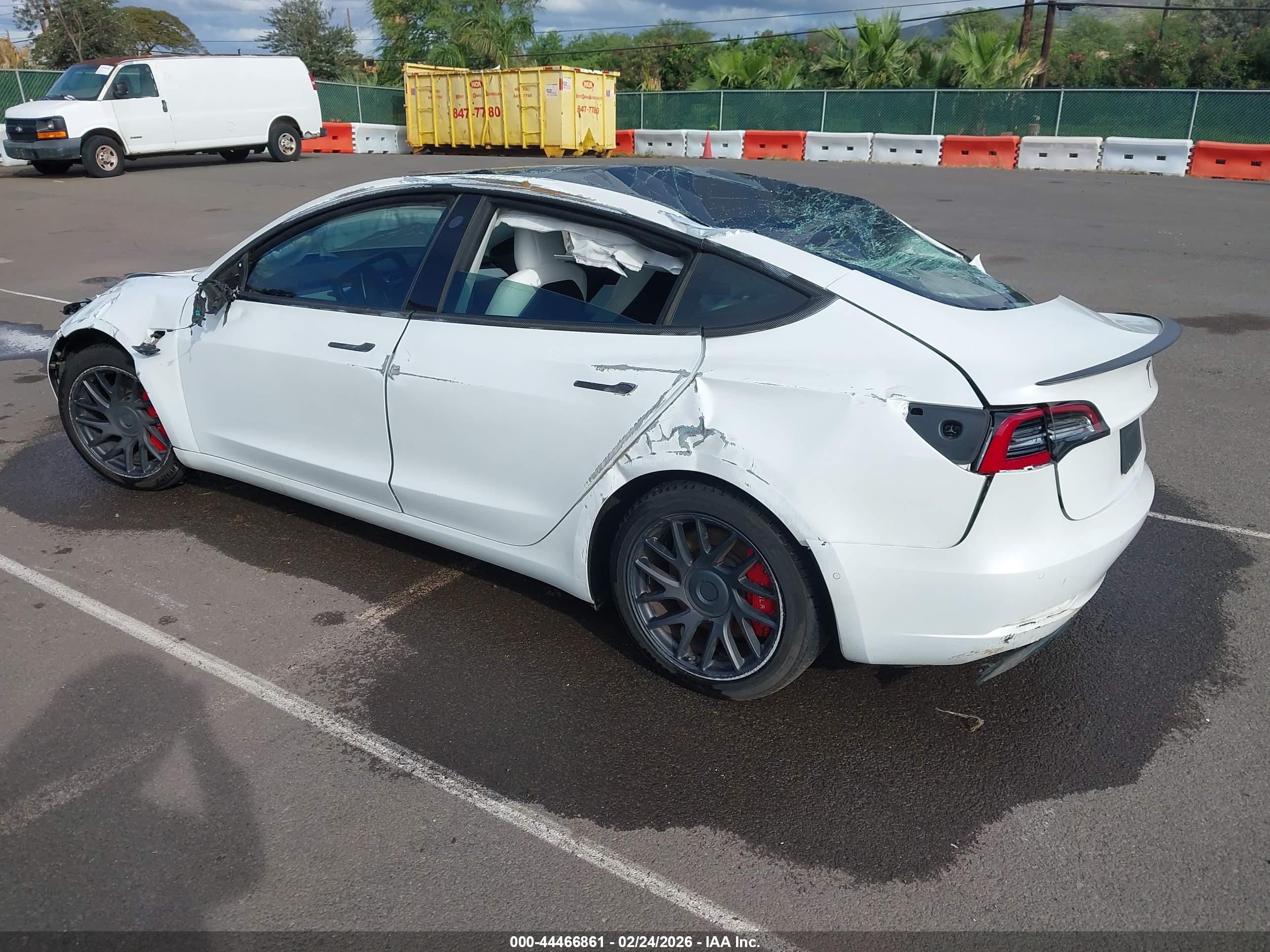 TESLA MODEL image 3