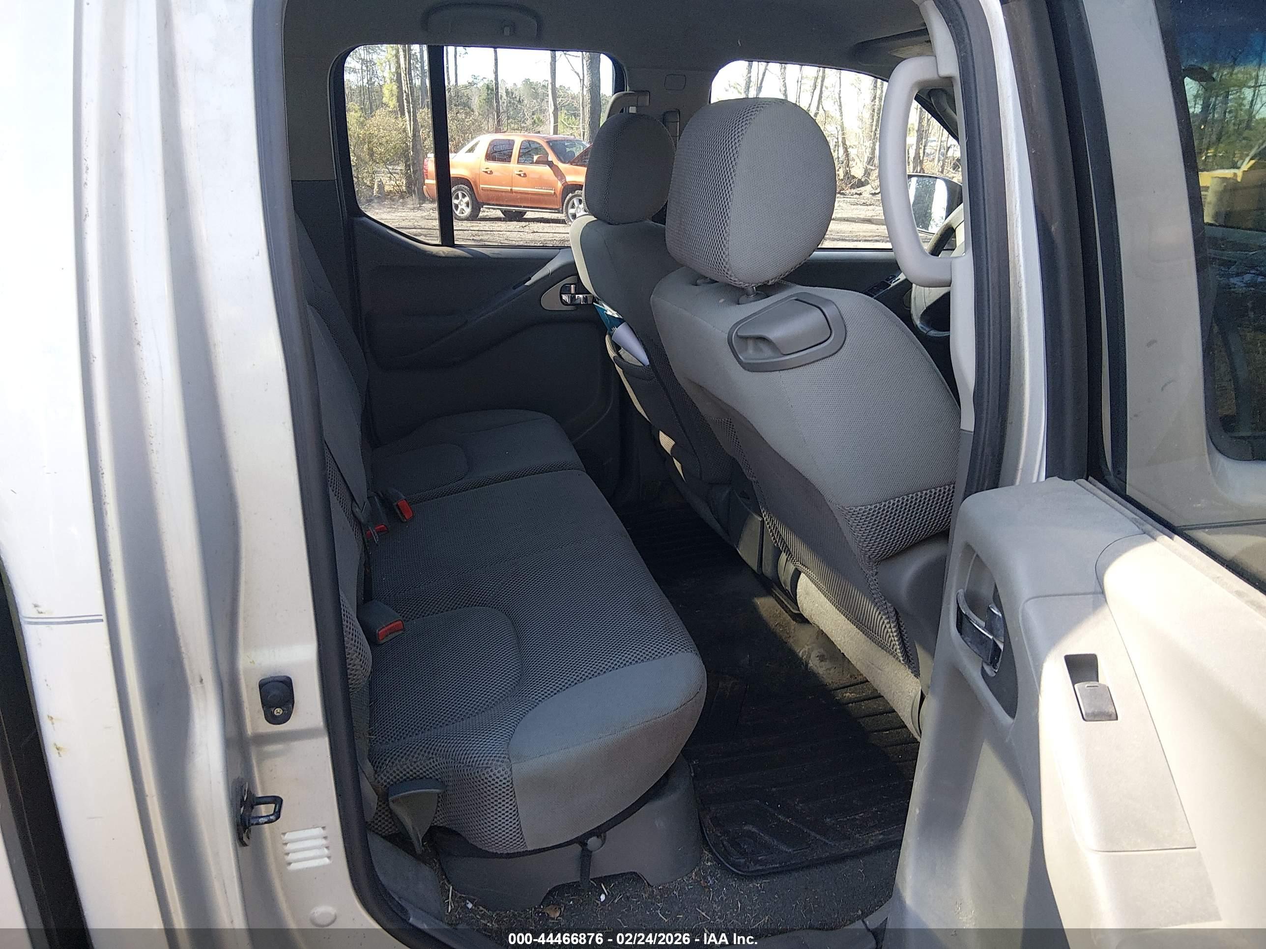 NISSAN FRONTIER image 8