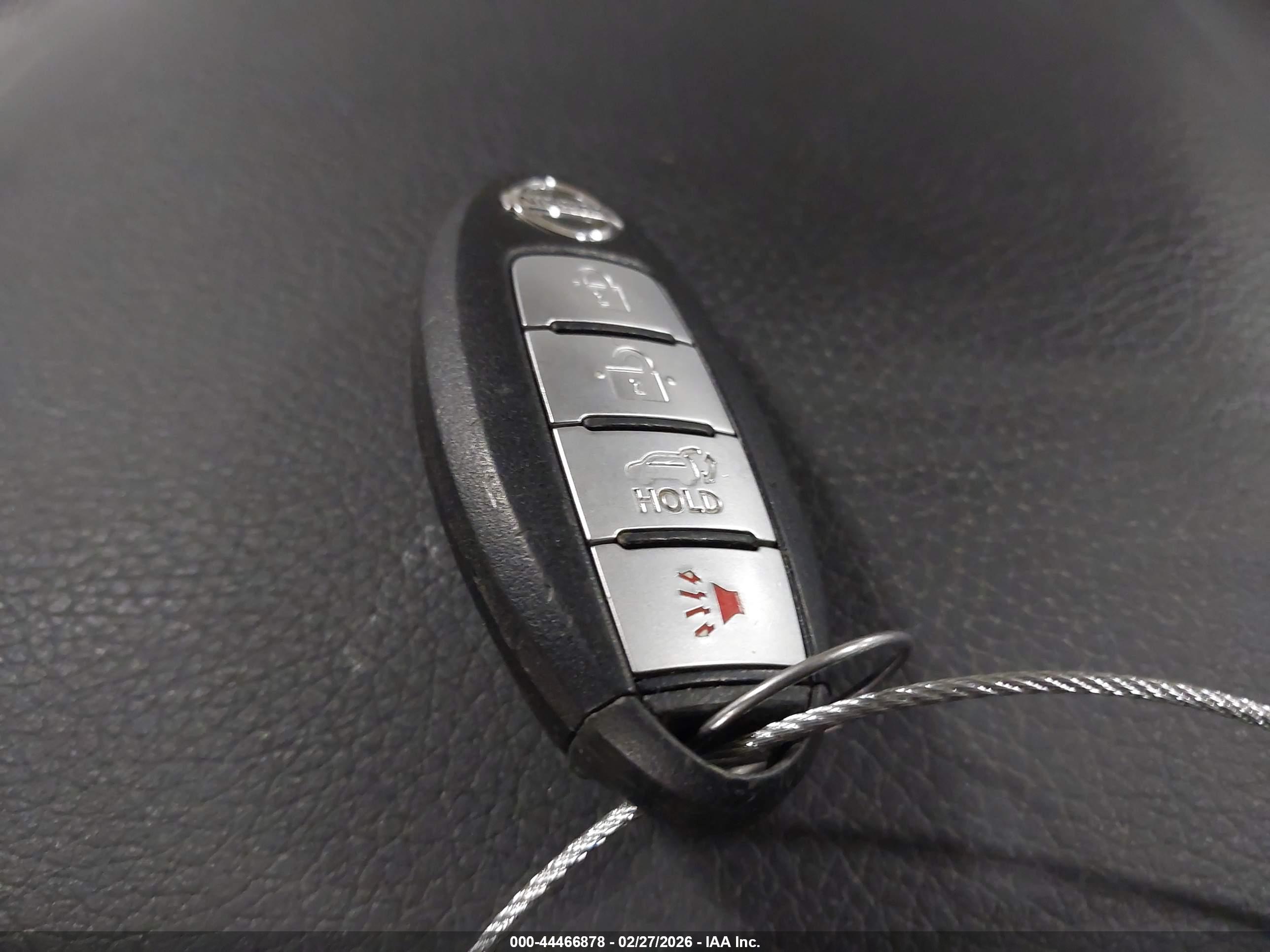NISSAN ROGUE image 11