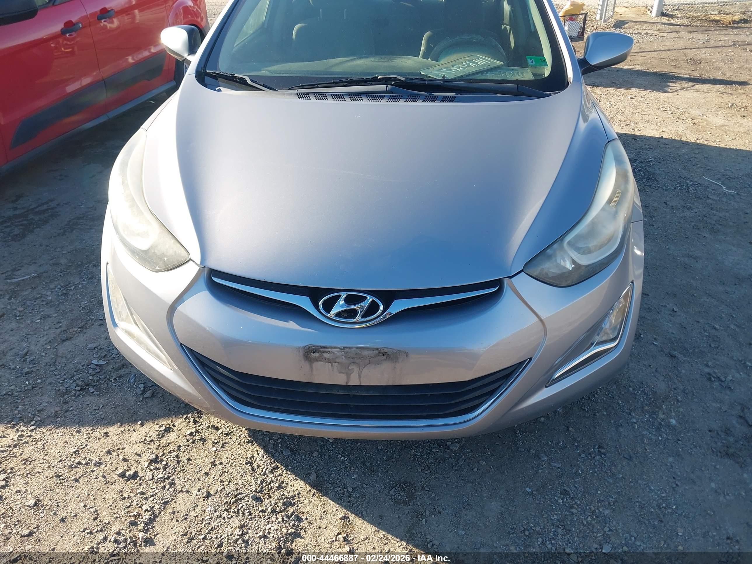 HYUNDAI ELANTRA image 6