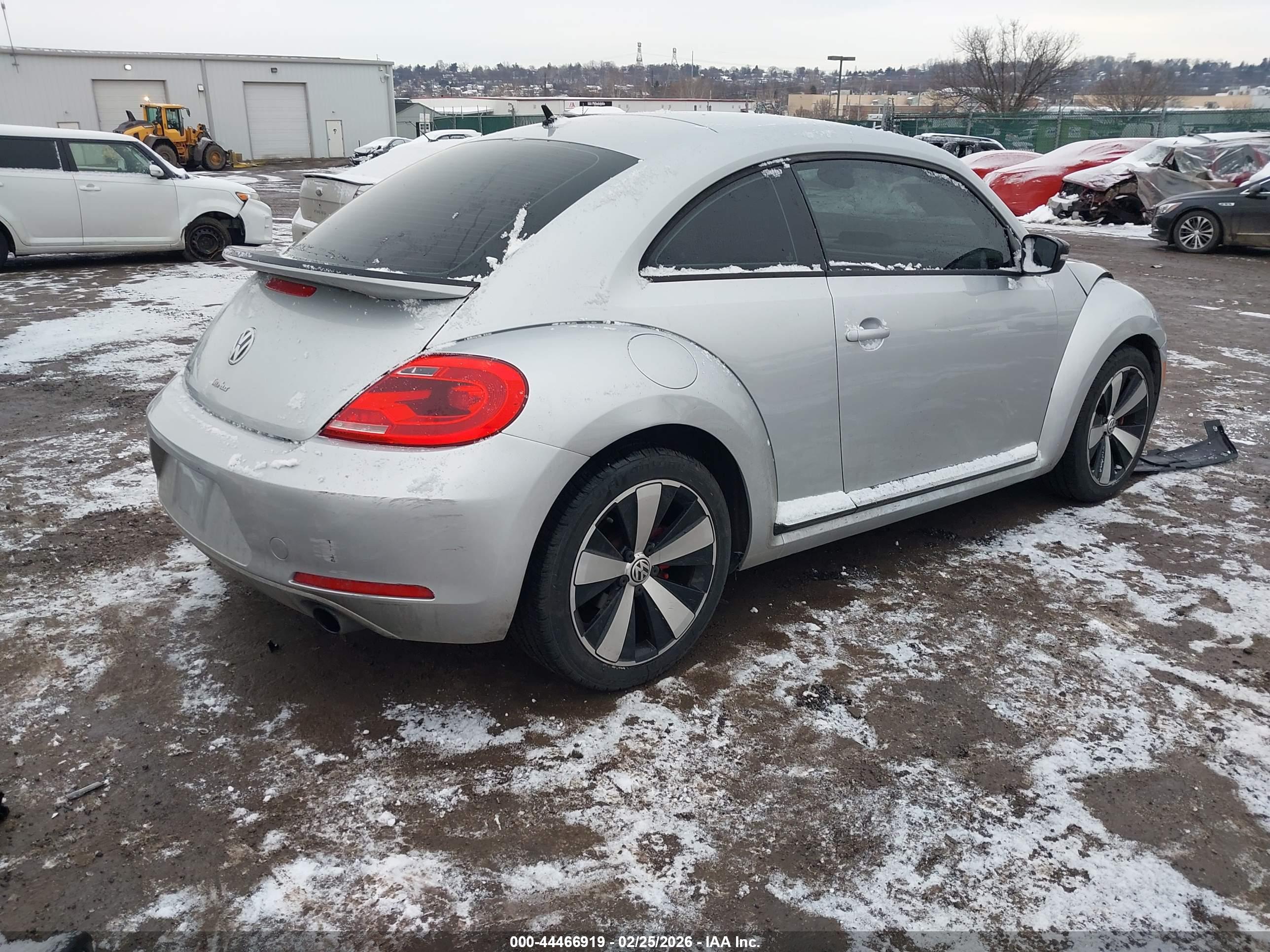 VOLKSWAGEN BEETLE image 4