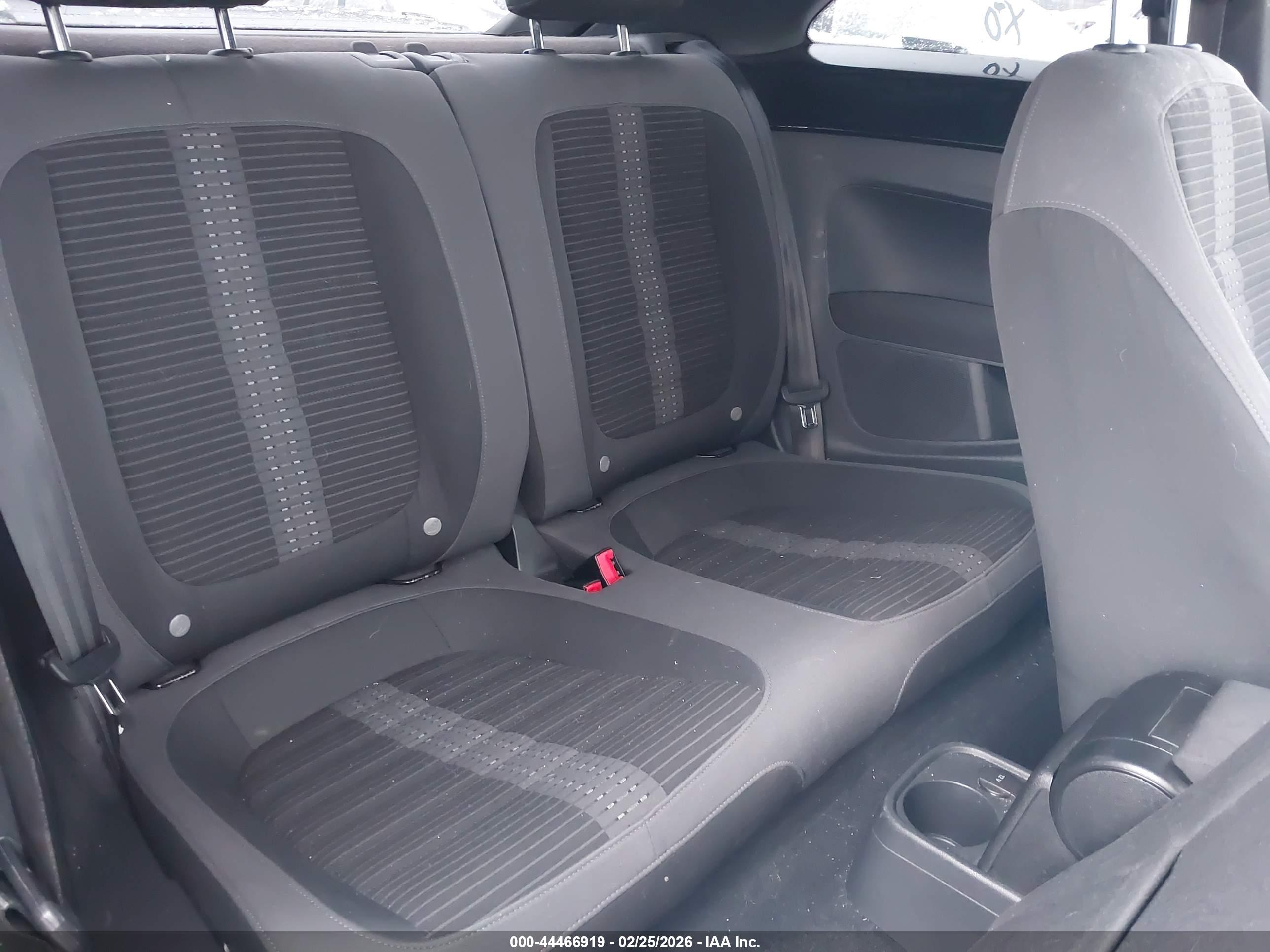 VOLKSWAGEN BEETLE image 8