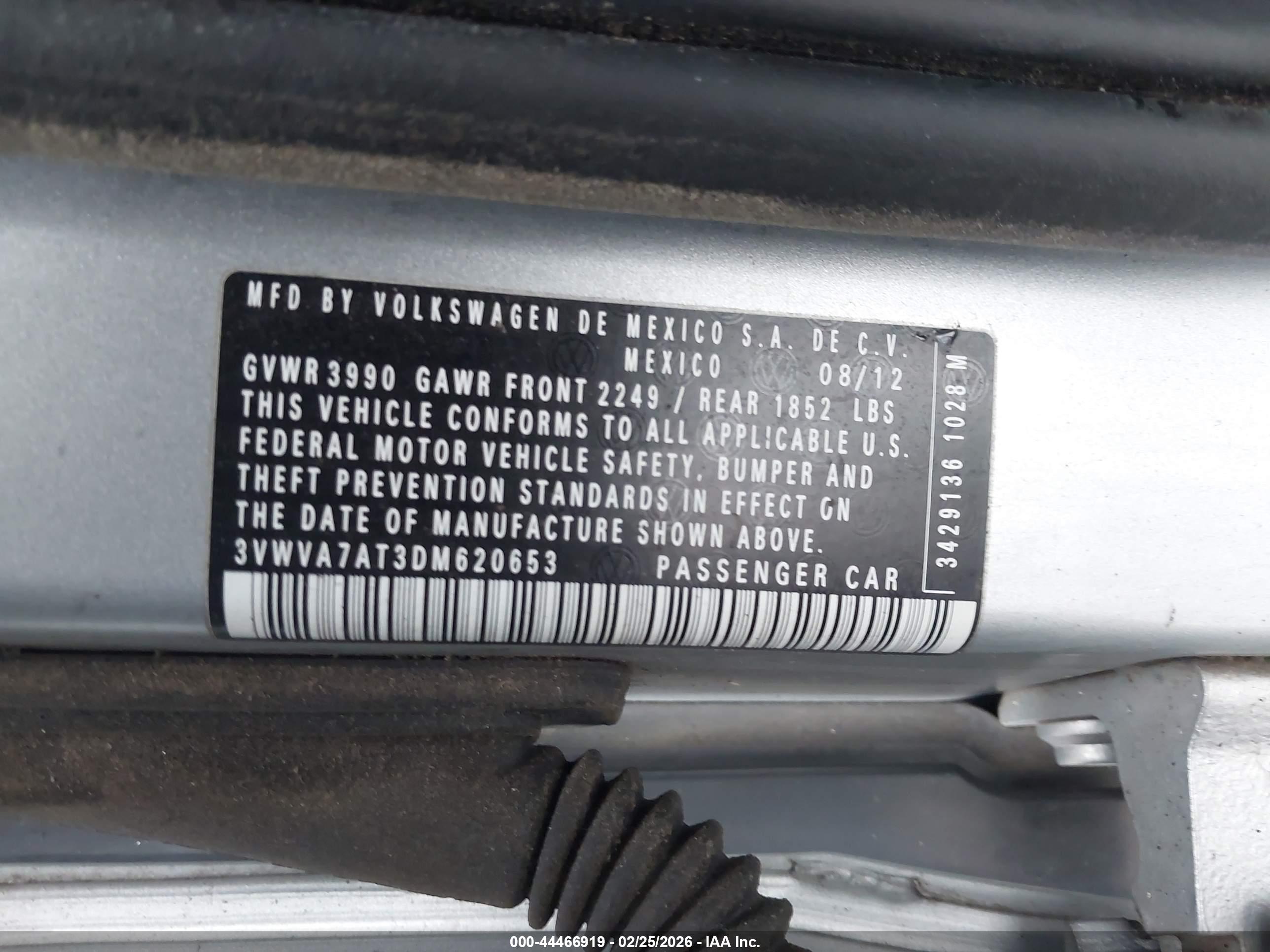 VOLKSWAGEN BEETLE image 9