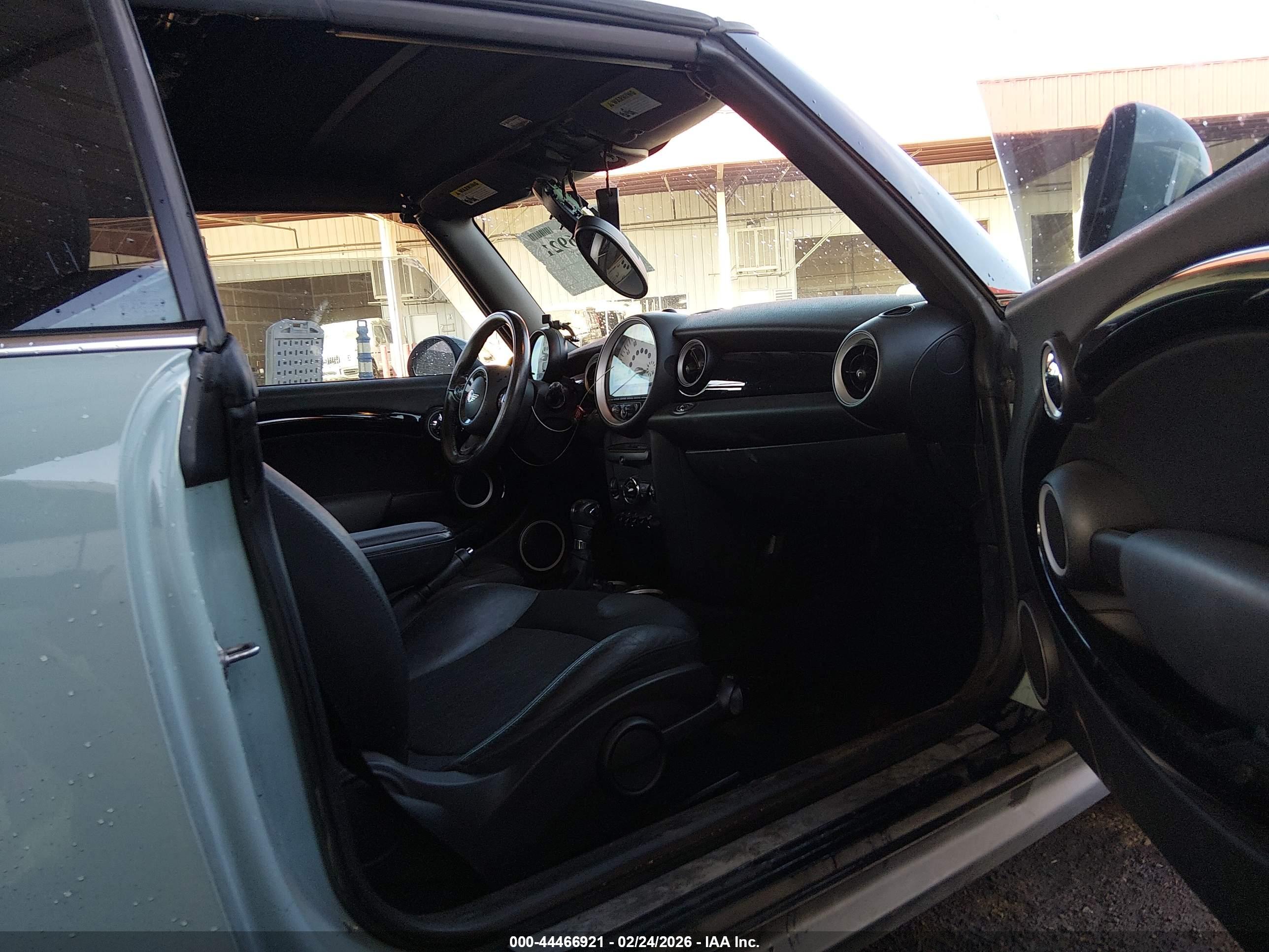 MINI COOPER image 5