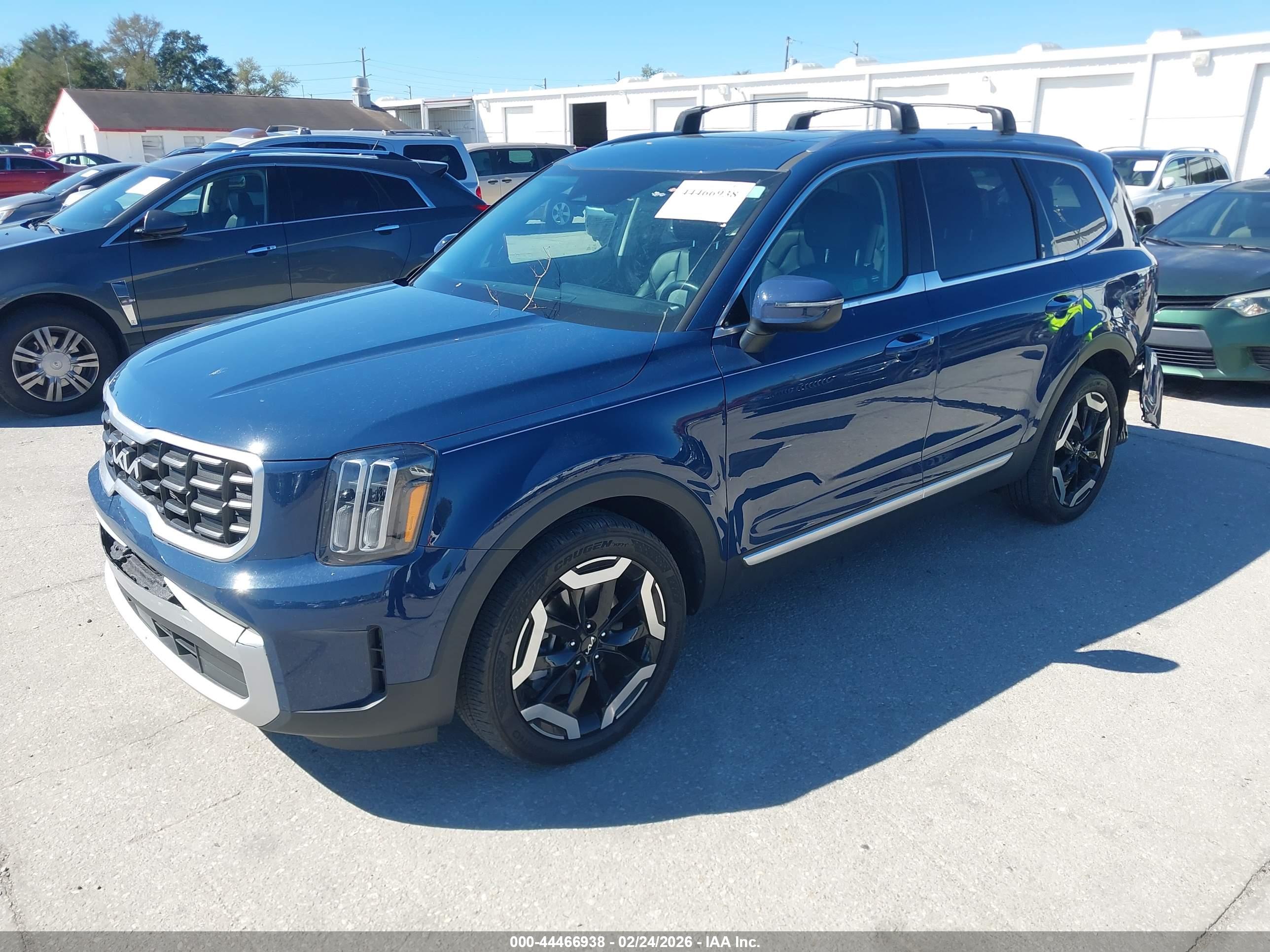 KIA TELLURIDE image 2