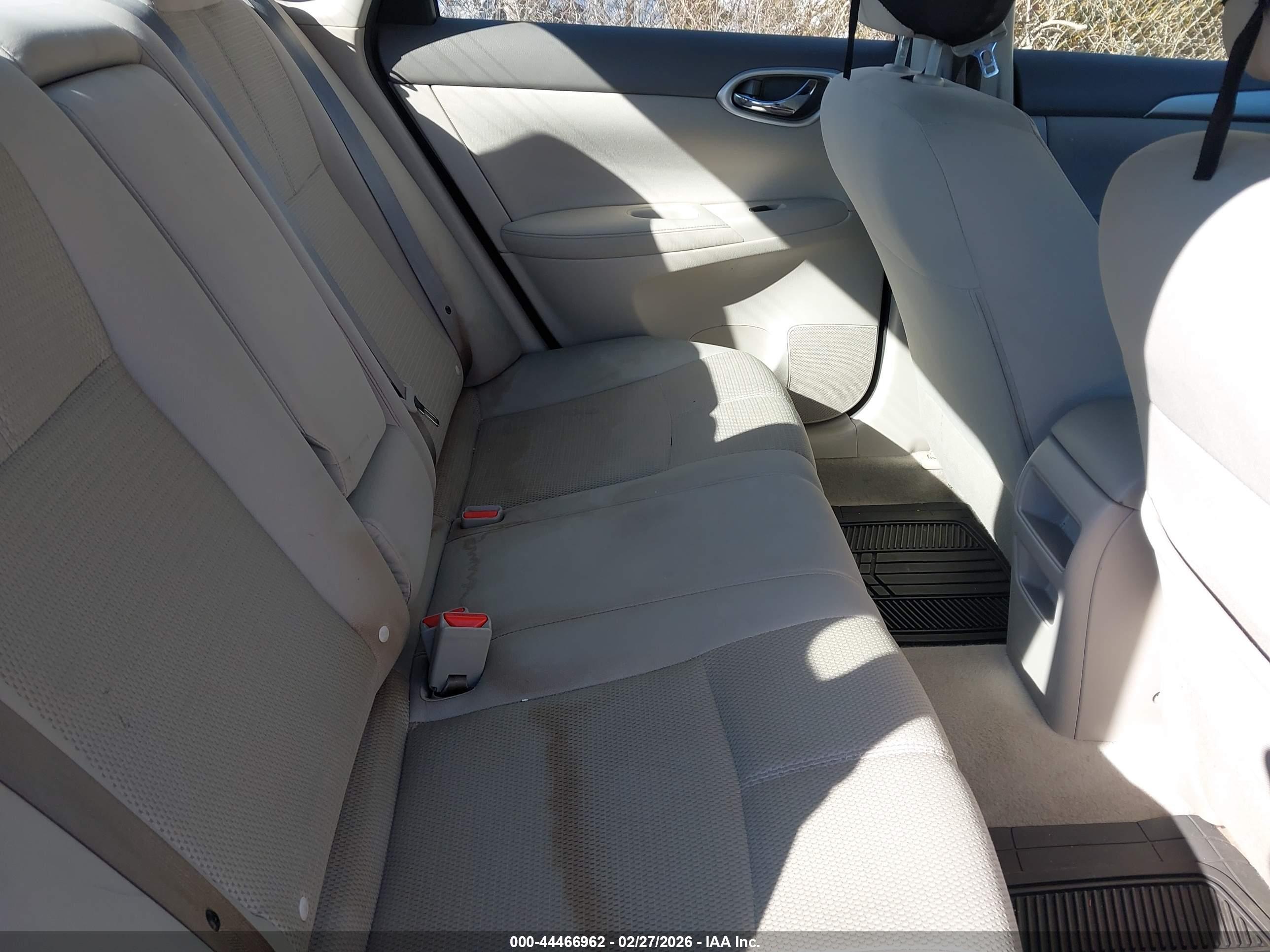 NISSAN SENTRA image 8