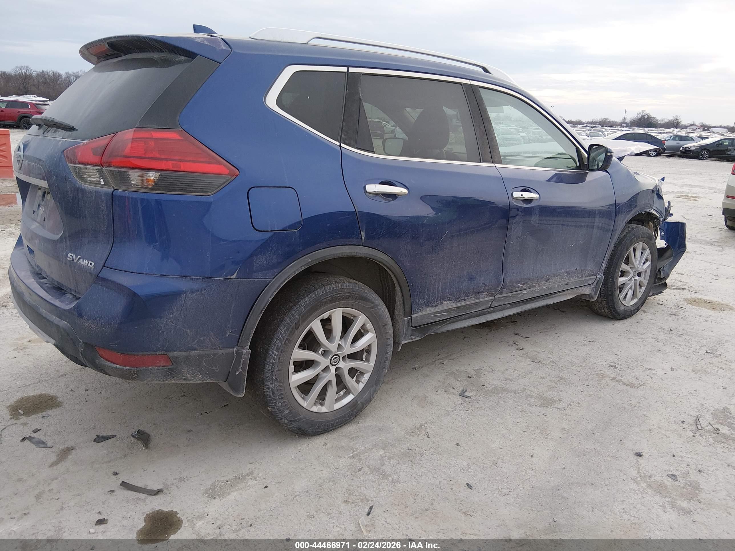 NISSAN ROGUE image 4