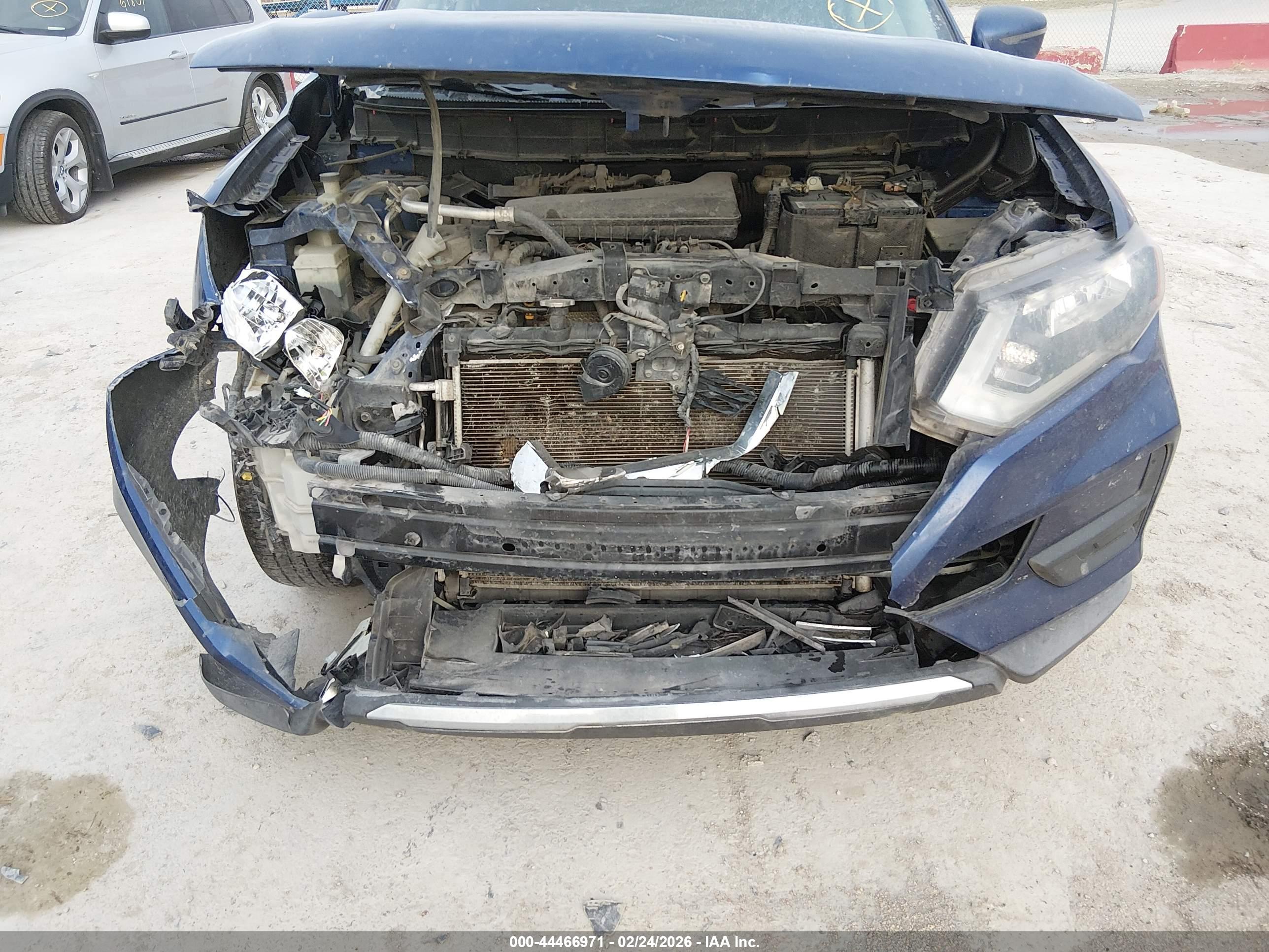 NISSAN ROGUE image 6