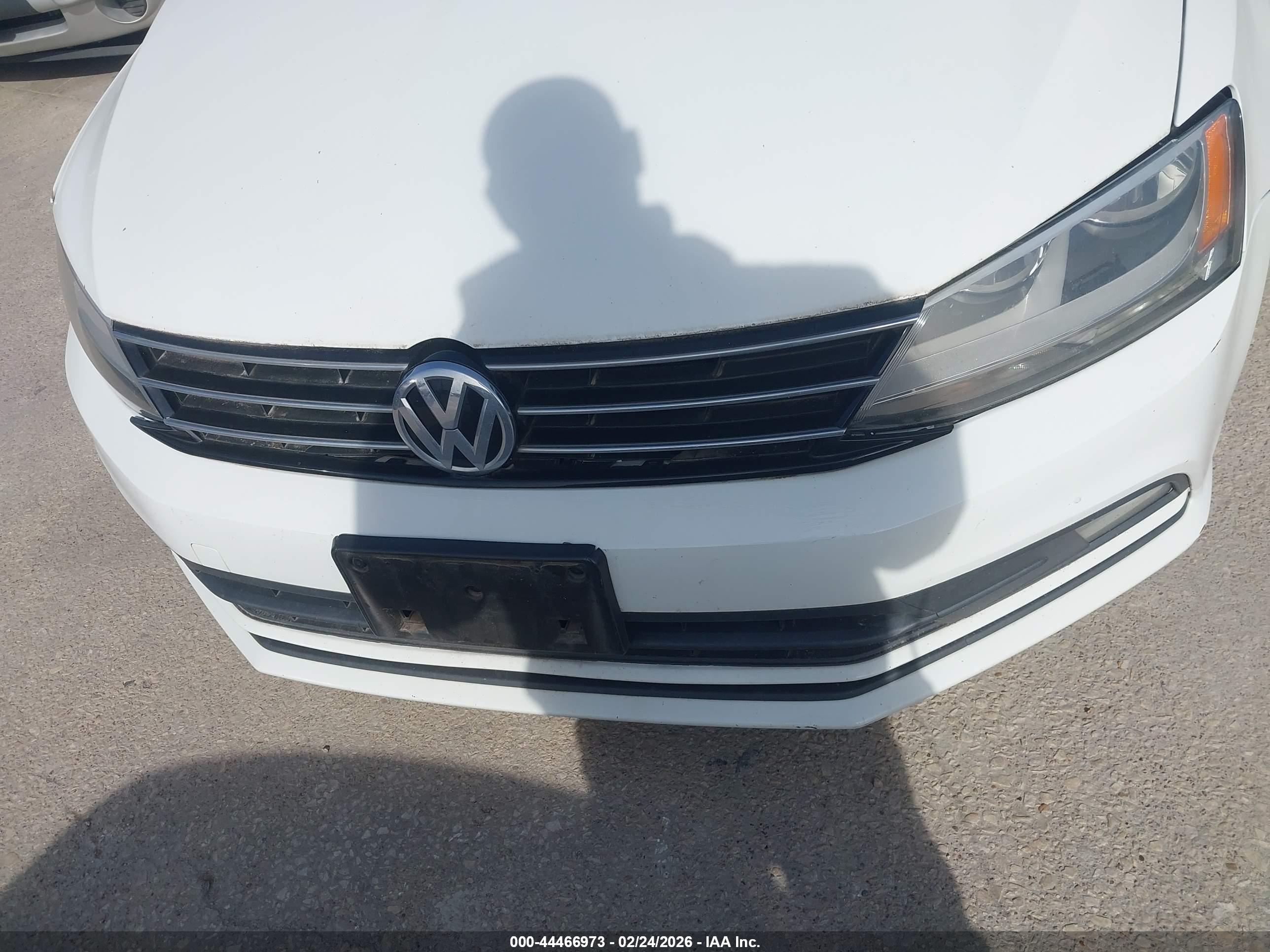 VOLKSWAGEN JETTA image 6