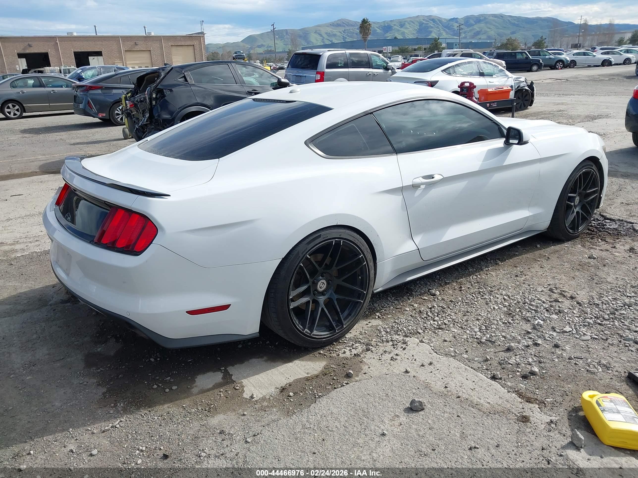 FORD MUSTANG image 4