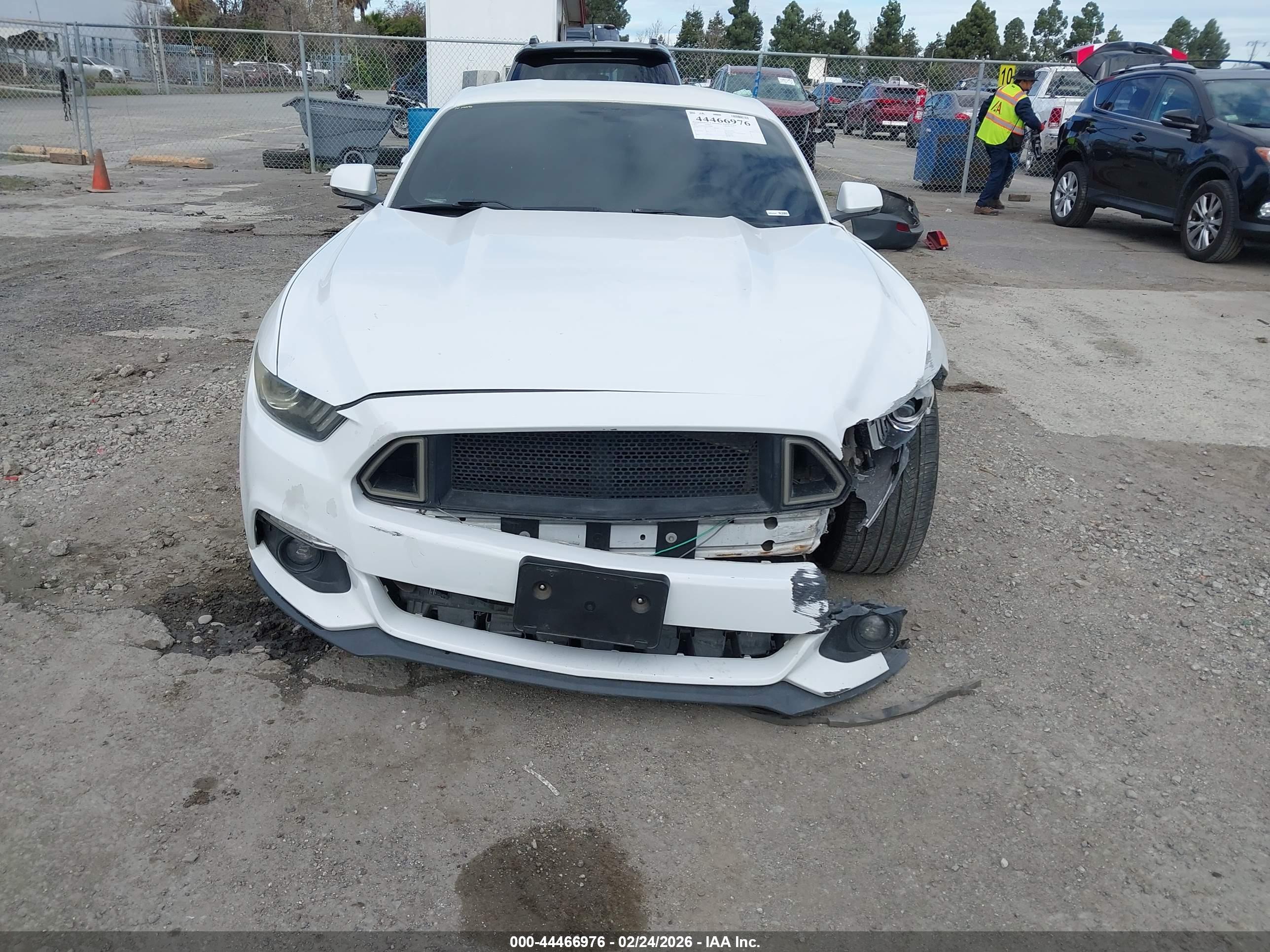 FORD MUSTANG image 6