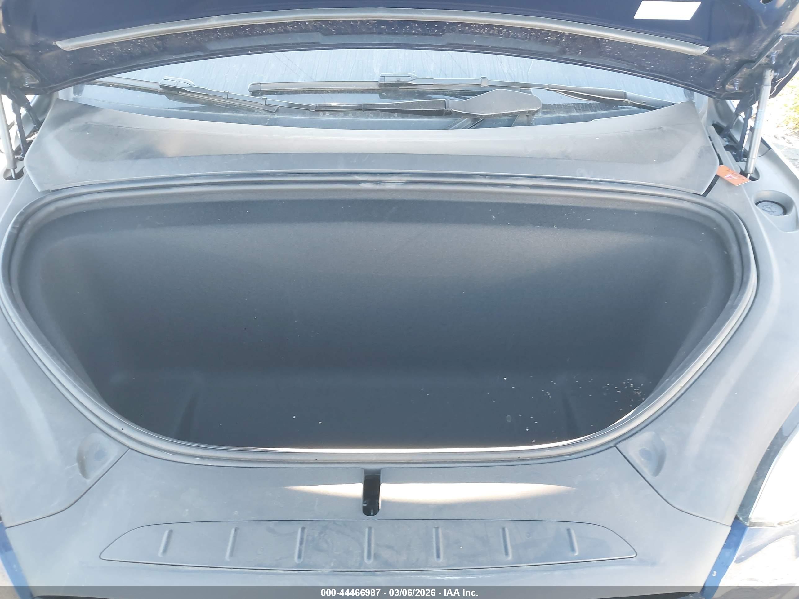 TESLA MODEL image 10