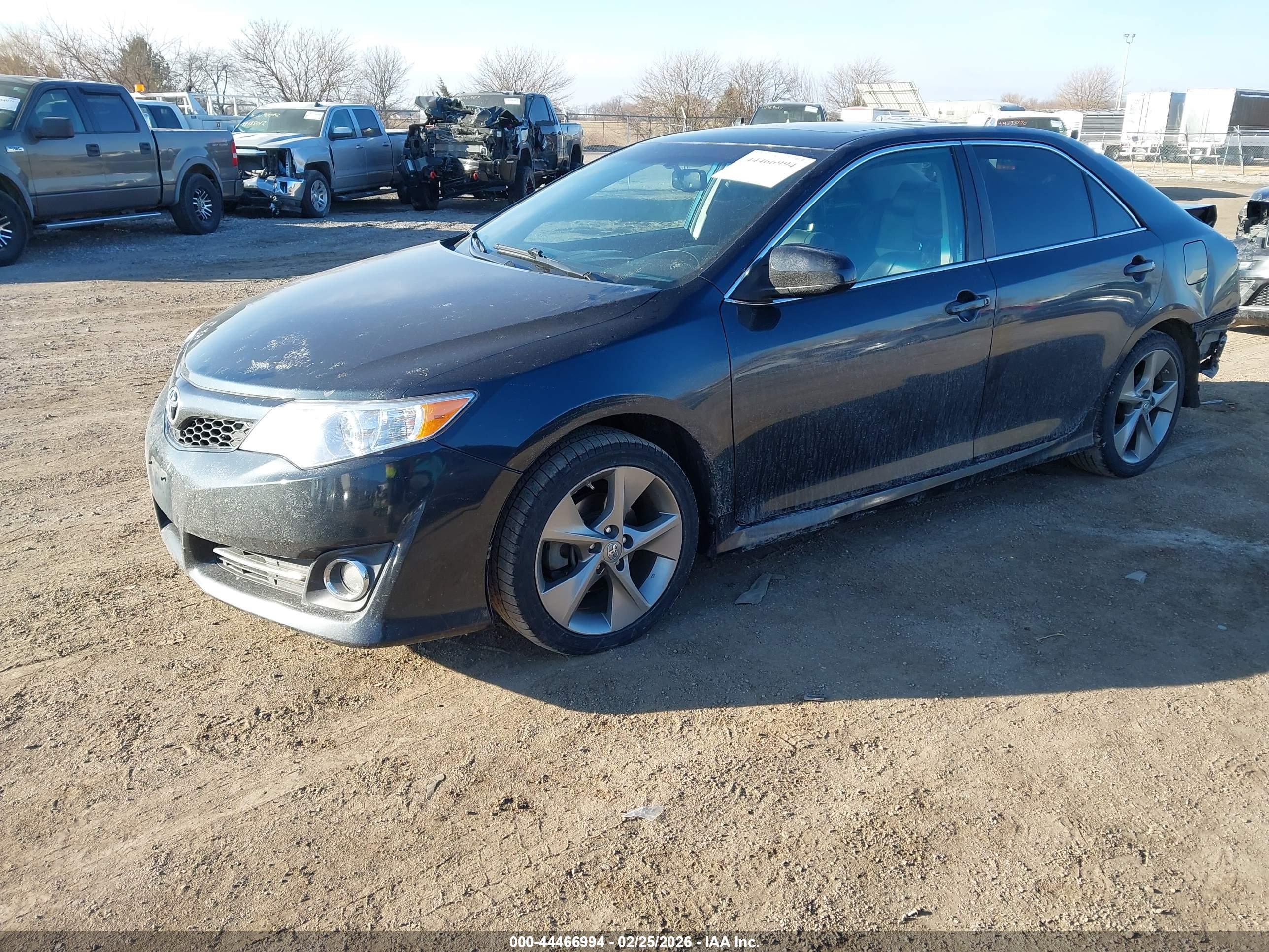 TOYOTA CAMRY image 2