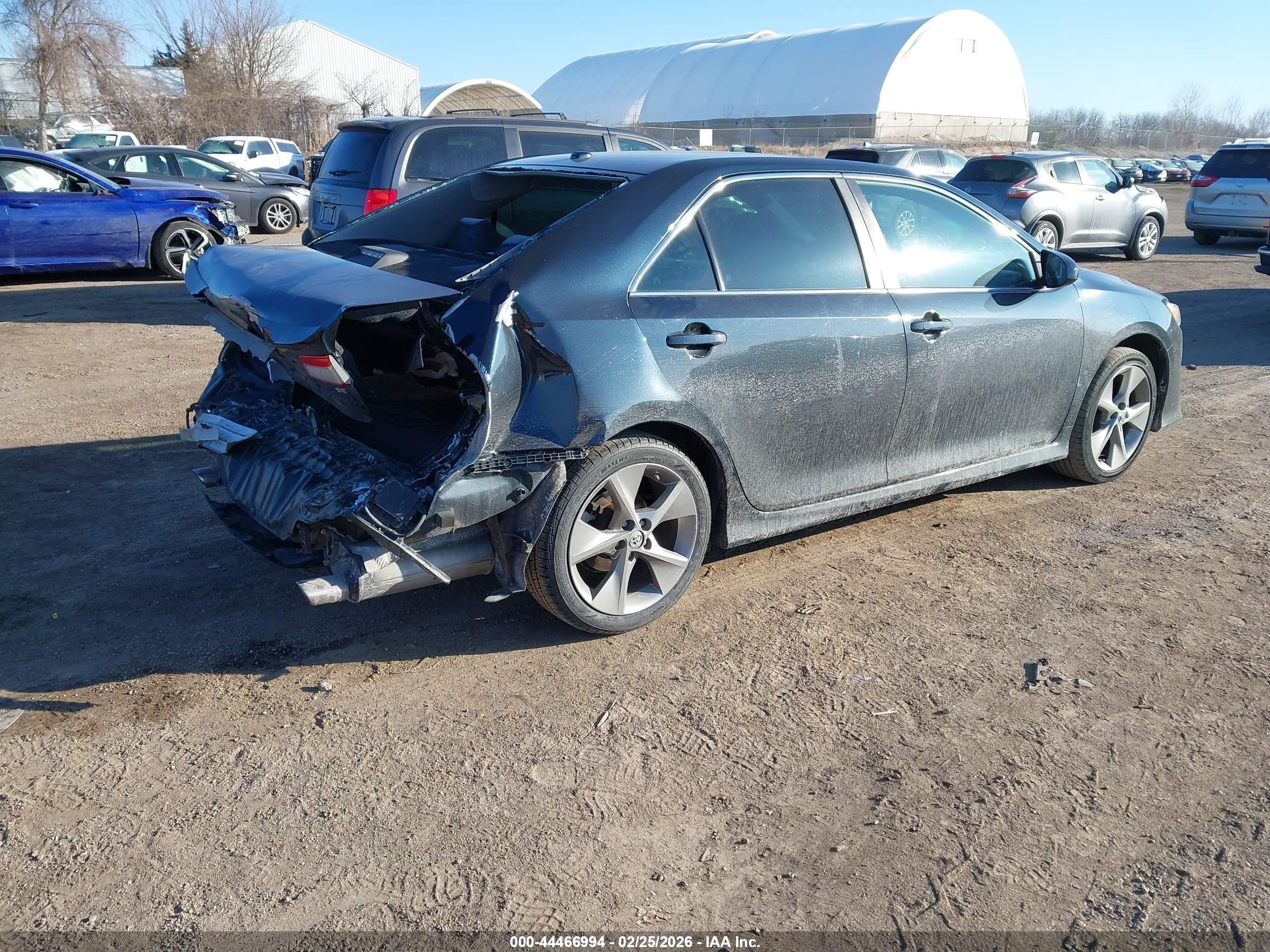TOYOTA CAMRY image 4