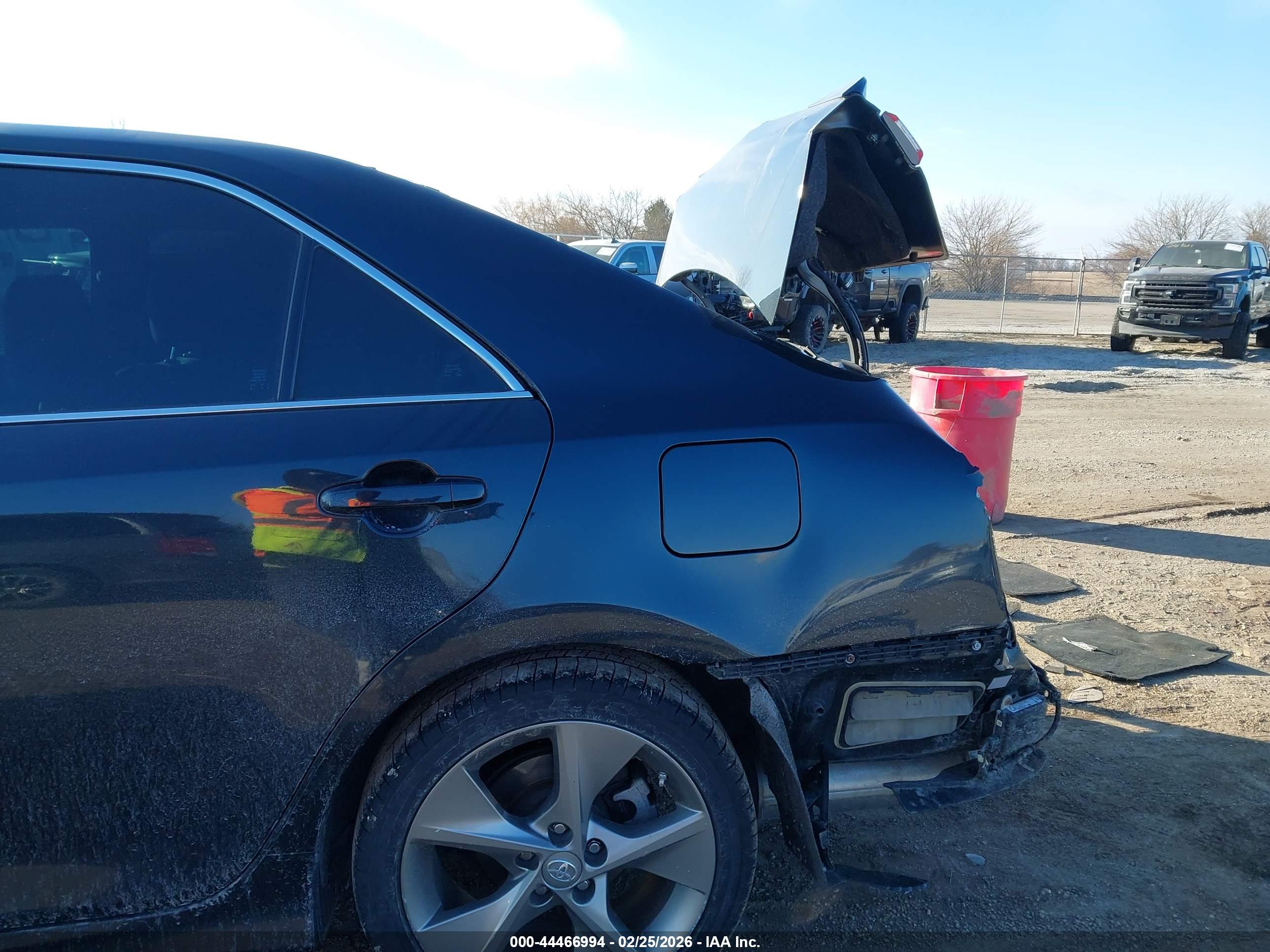 TOYOTA CAMRY image 6