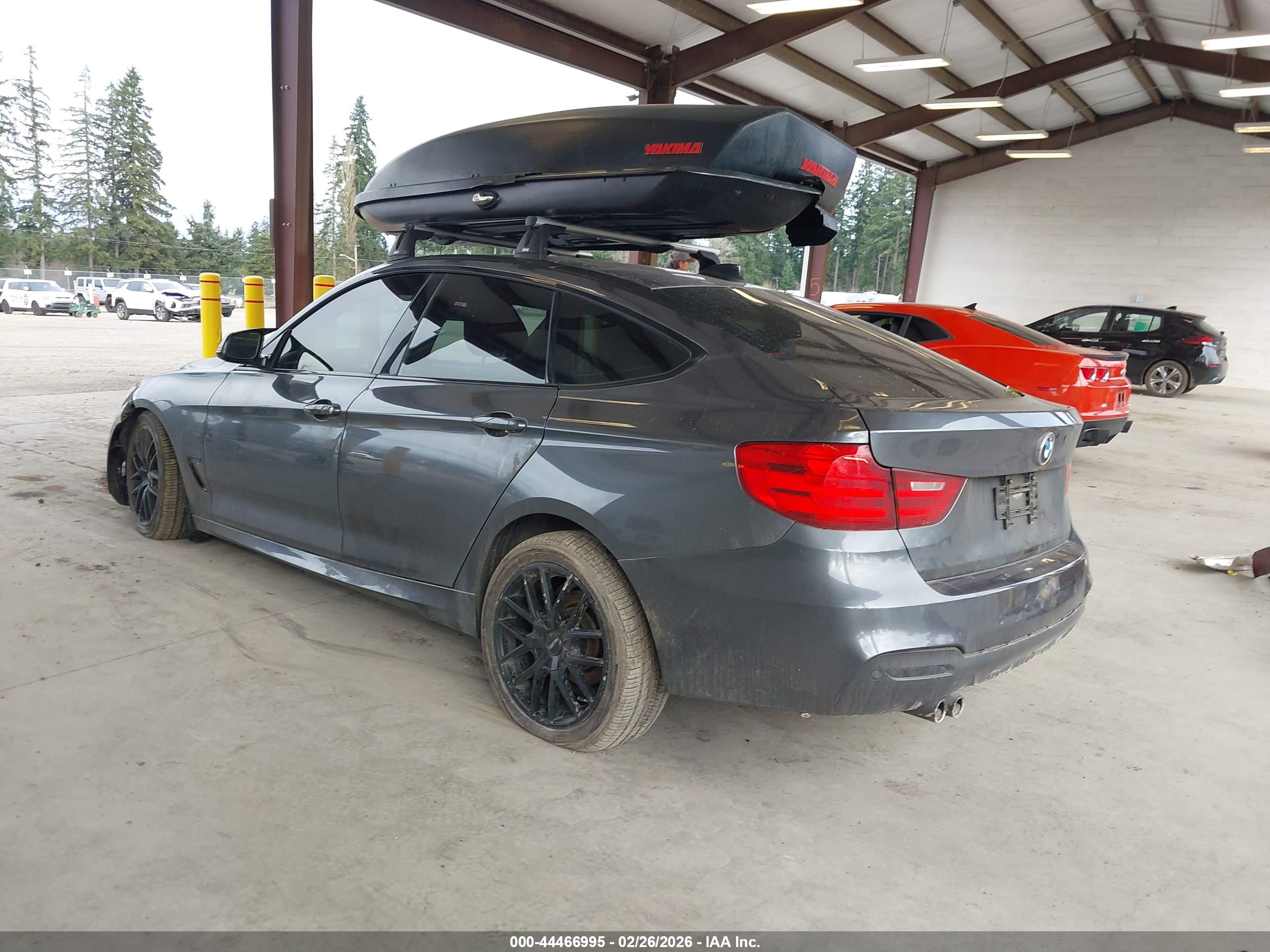 BMW 328I image 3