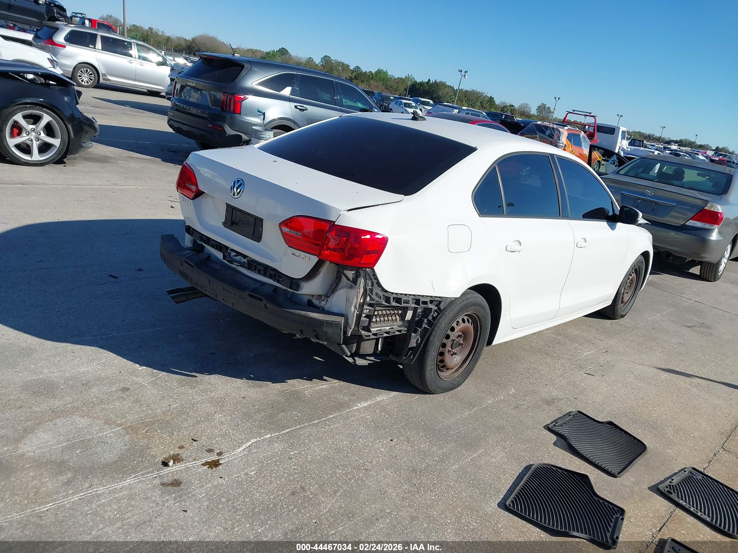 VOLKSWAGEN JETTA image 4