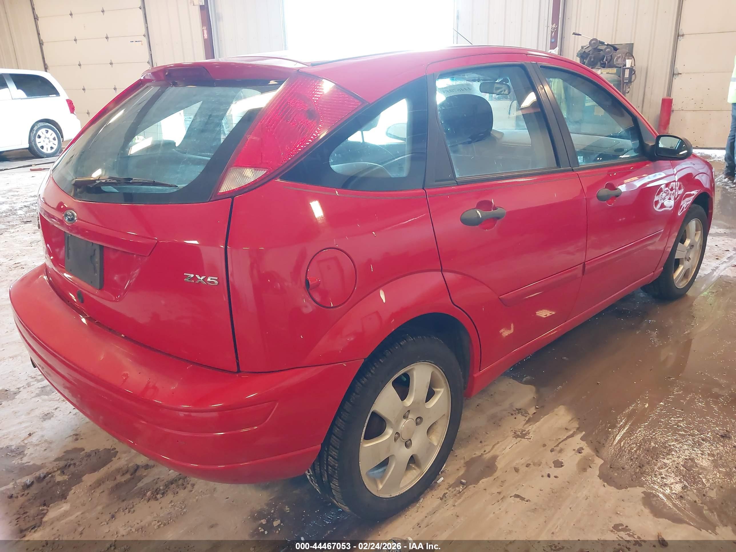 FORD FOCUS image 4